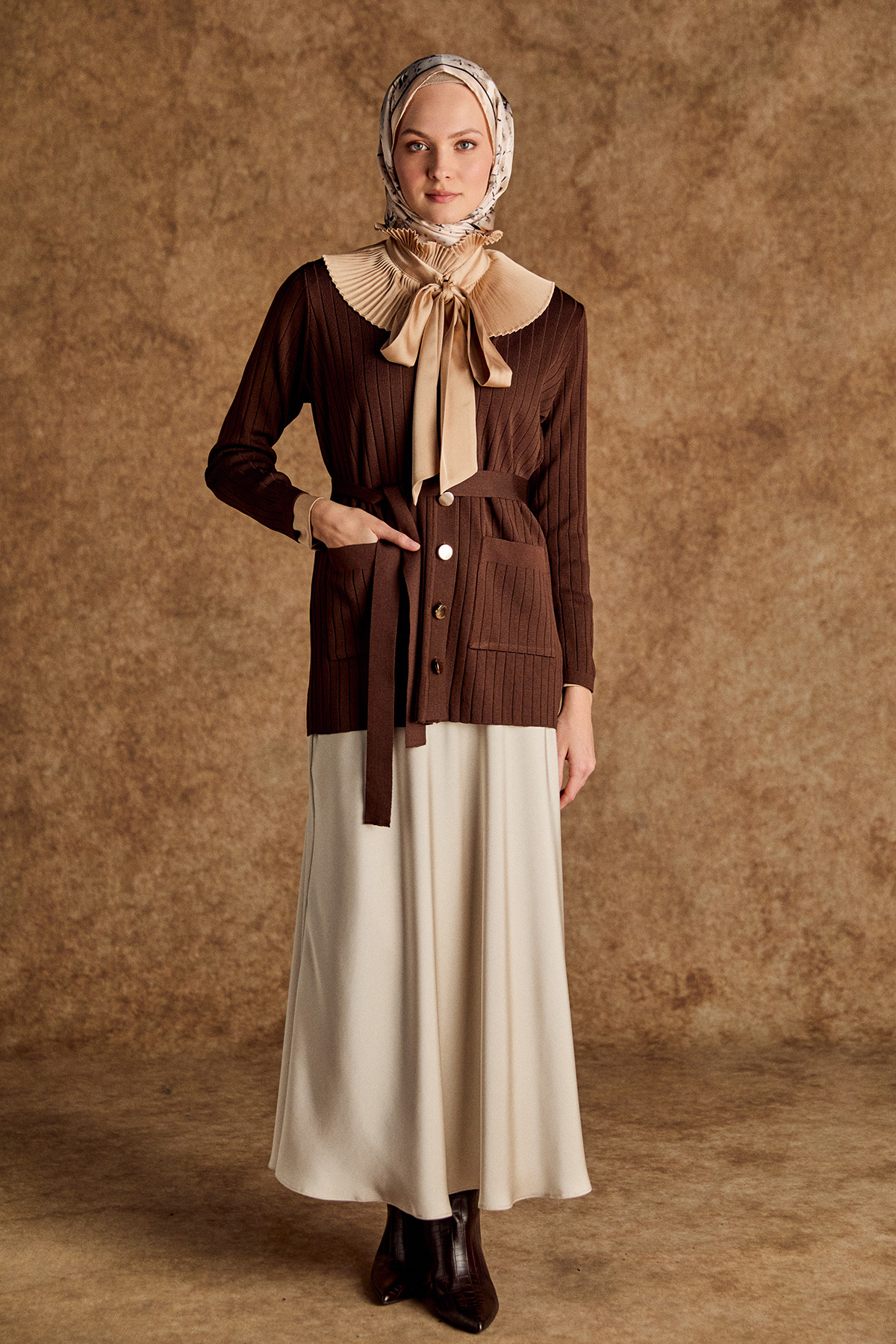 V Yakalı Çift Cepli Çelik Örme Triko Hırka