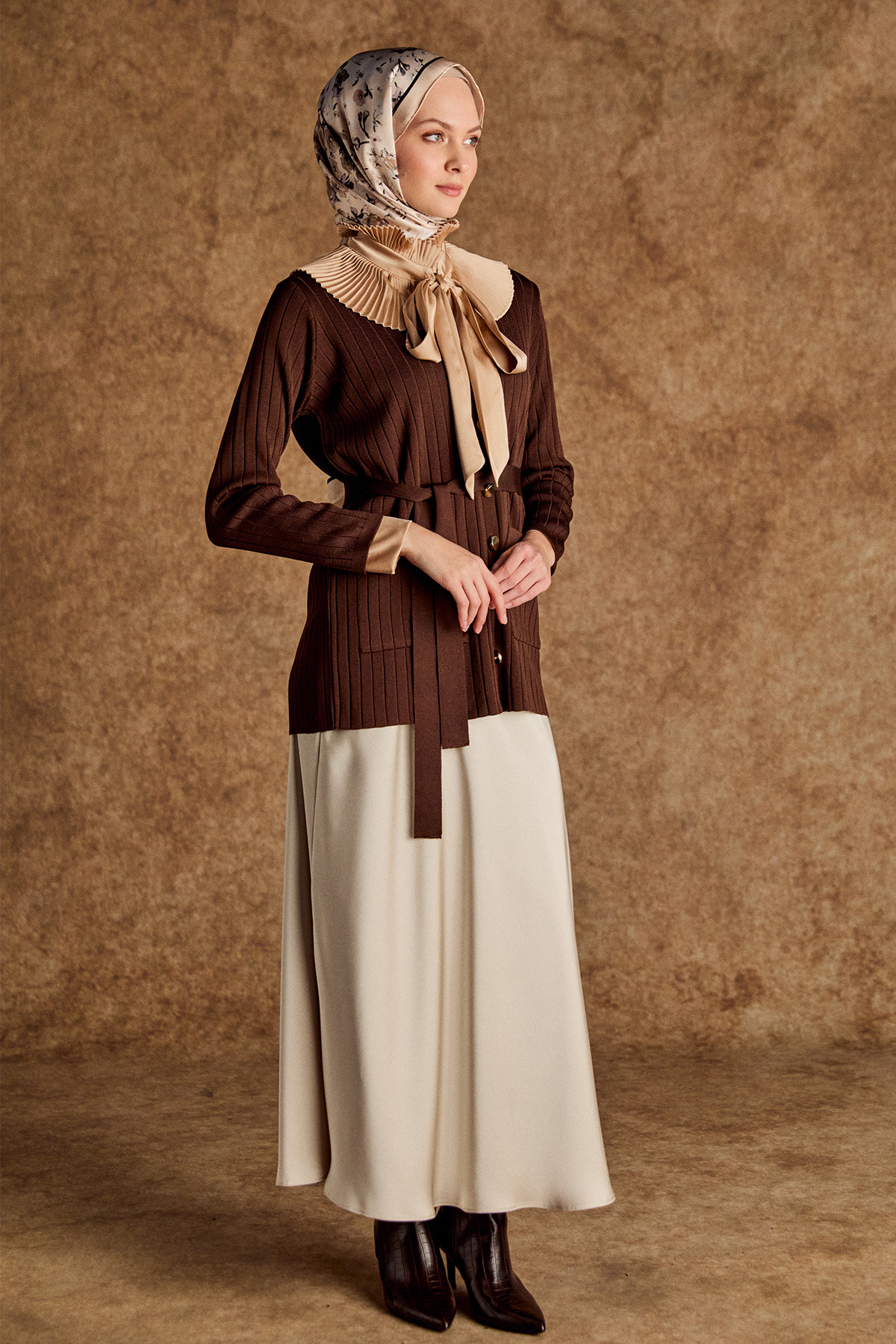 V Yakalı Çift Cepli Çelik Örme Triko Hırka