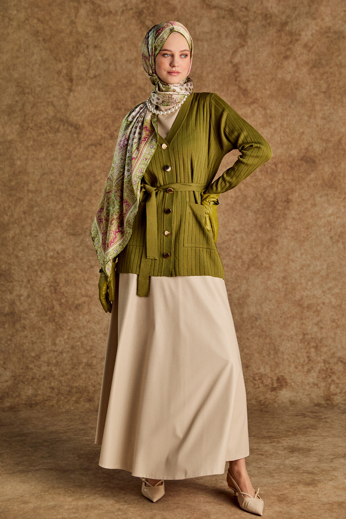 V Yakalı Çift Cepli Çelik Örme Triko Hırka