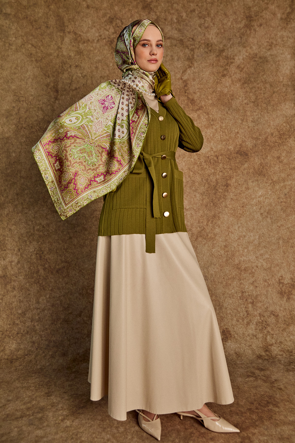 V Yakalı Çift Cepli Çelik Örme Triko Hırka