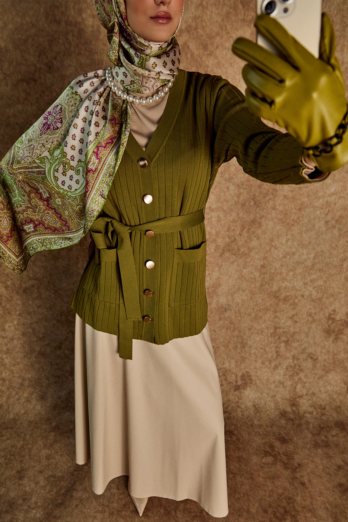 V Yakalı Çift Cepli Çelik Örme Triko Hırka