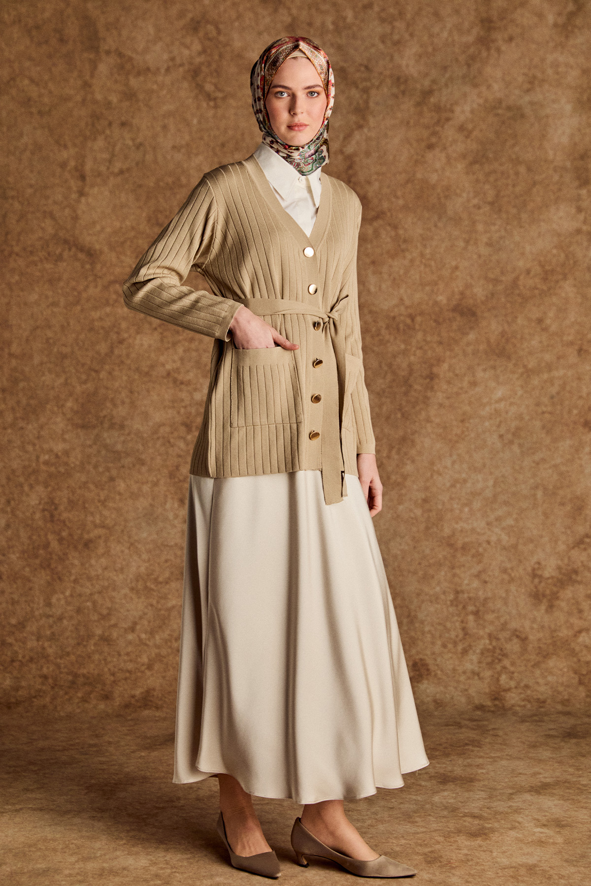 V Yakalı Çift Cepli Çelik Örme Triko Hırka