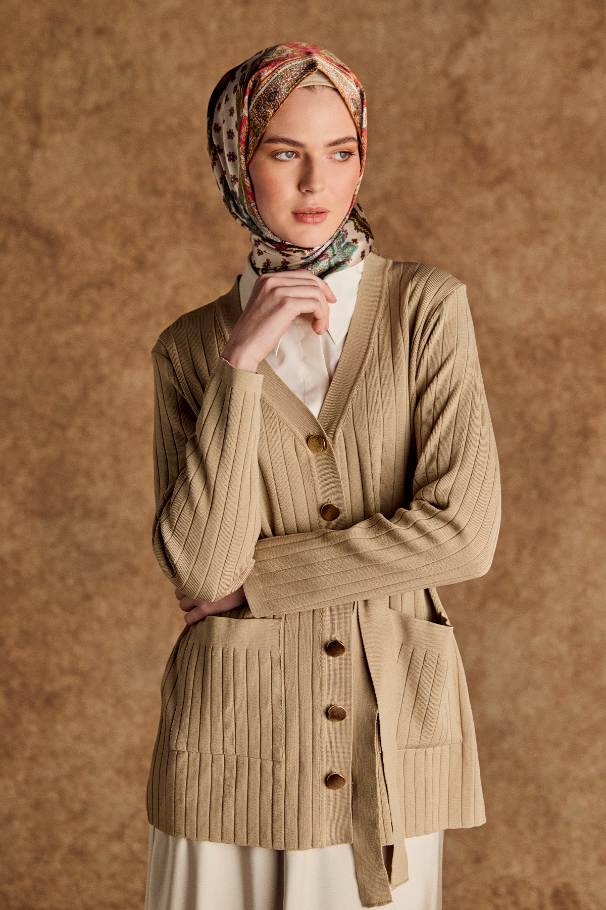 V Yakalı Çift Cepli Çelik Örme Triko Hırka