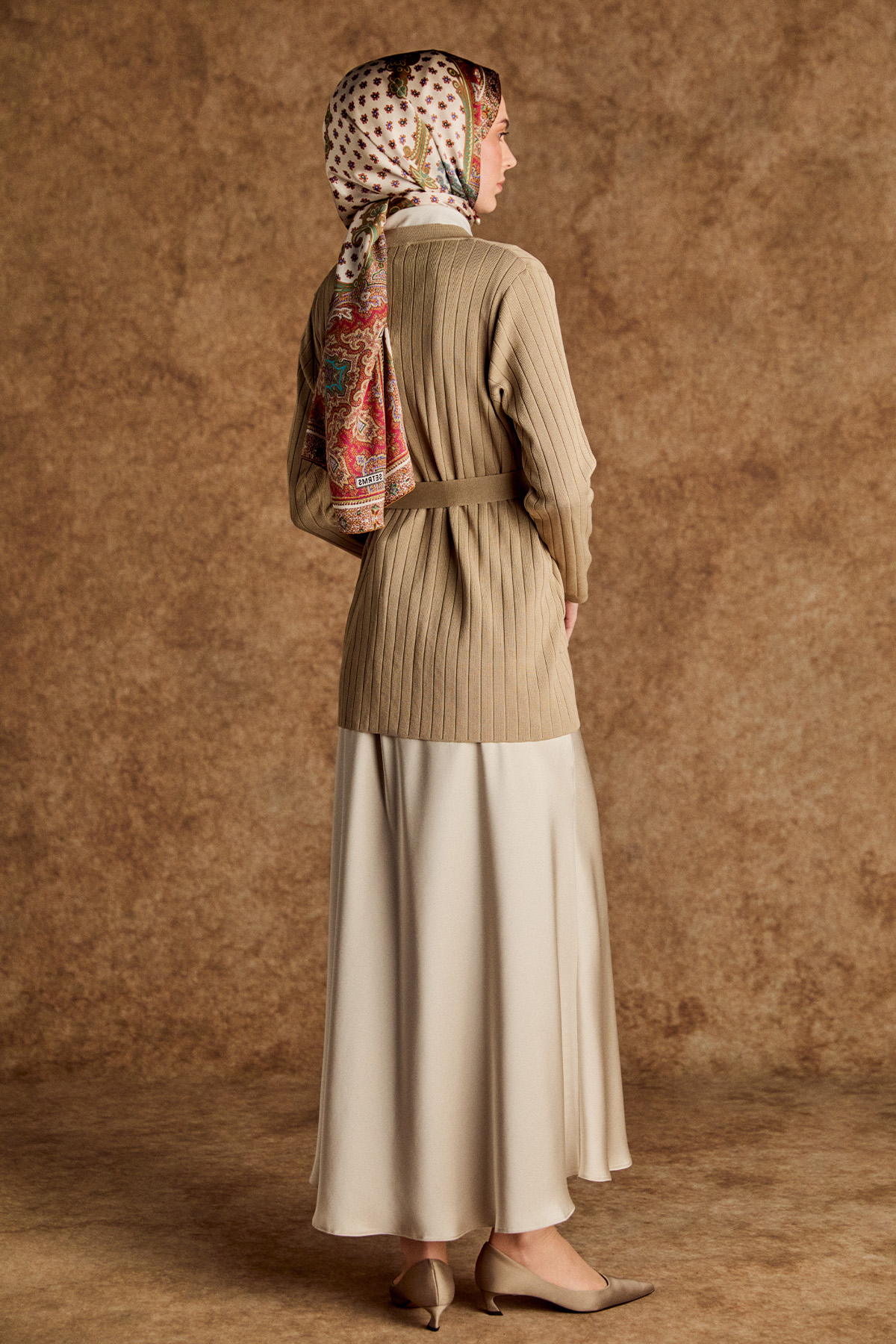 V Yakalı Çift Cepli Çelik Örme Triko Hırka