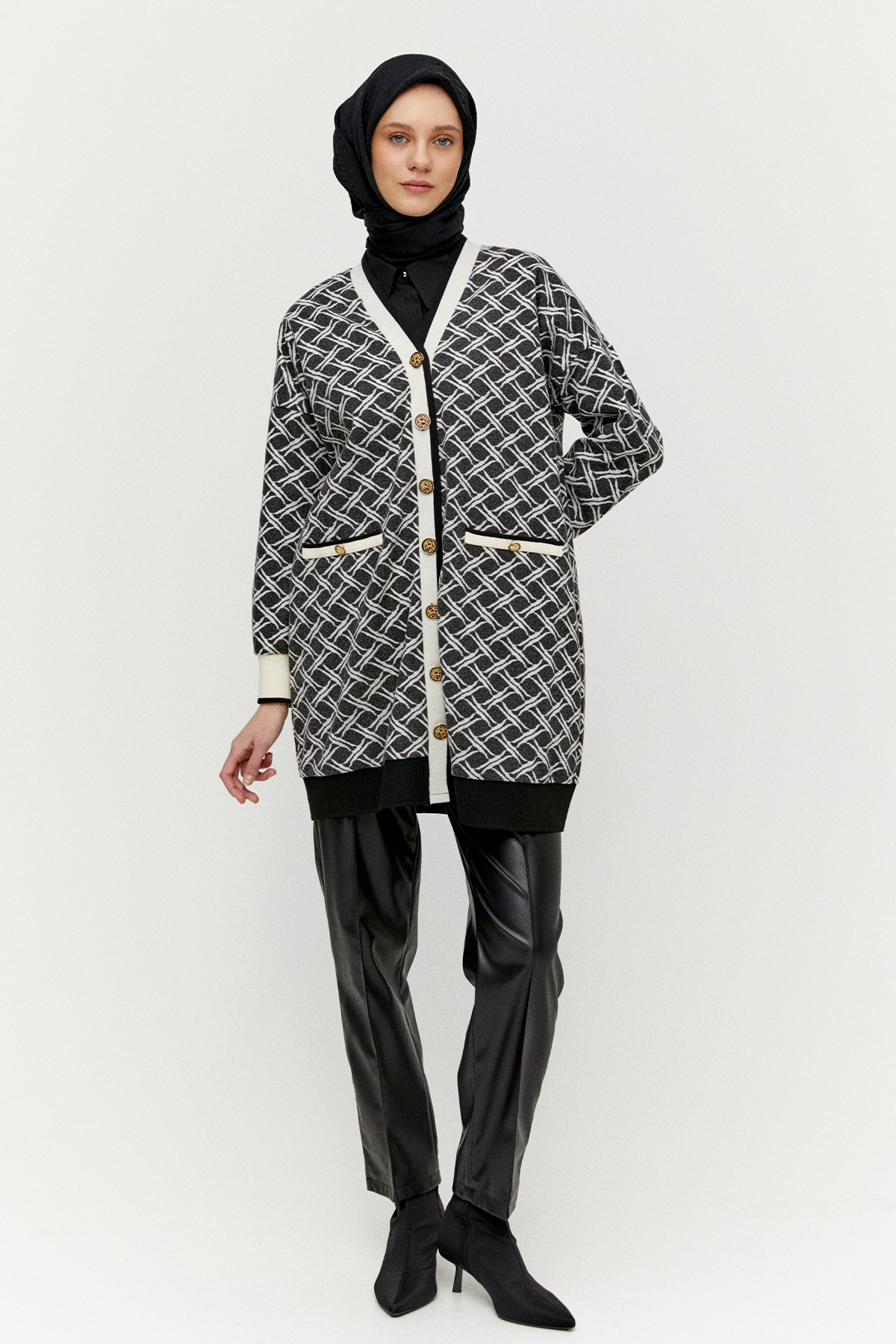 Desenli Ribana Detaylı V Yaka Triko Hırka