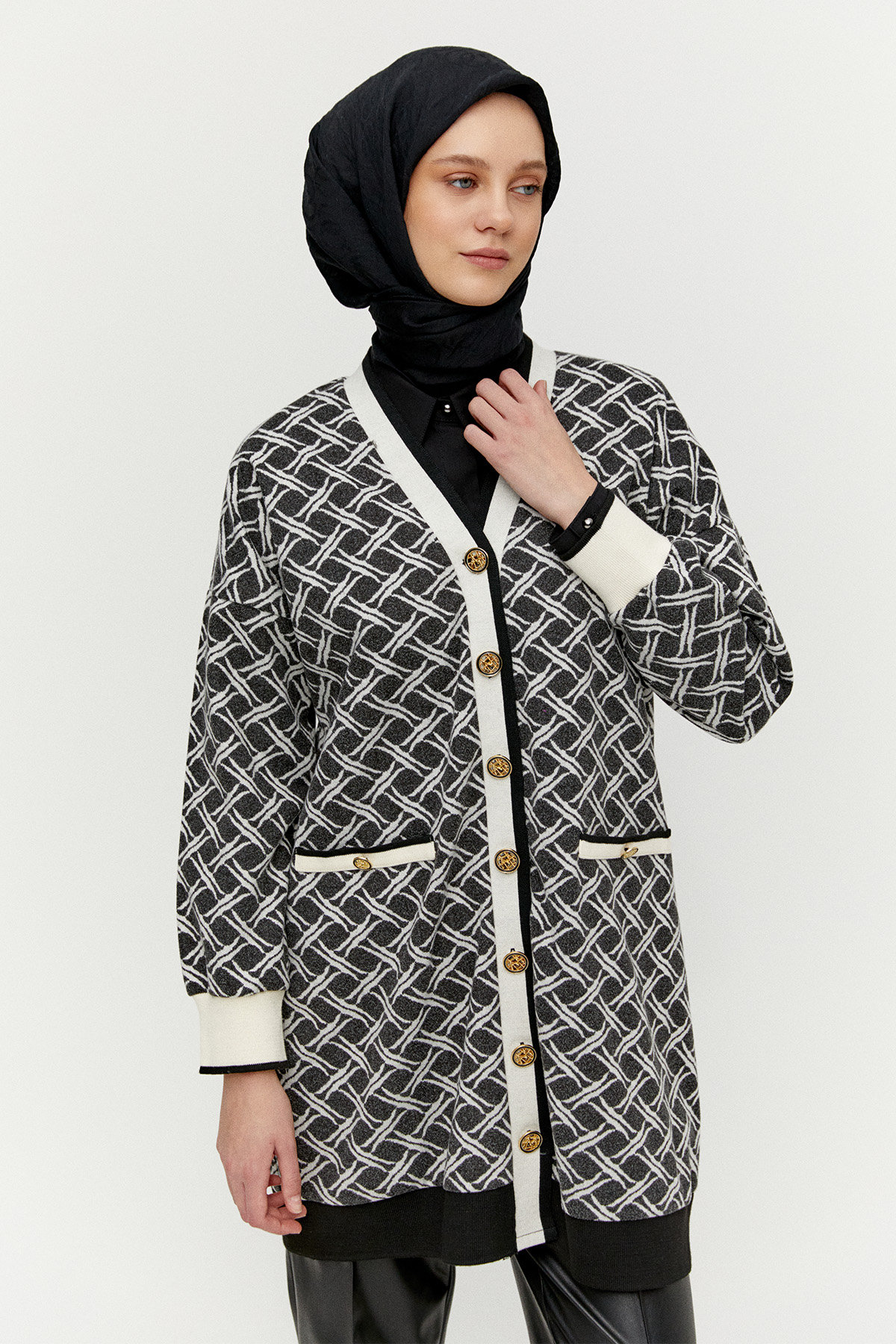 Desenli Ribana Detaylı V Yaka Triko Hırka