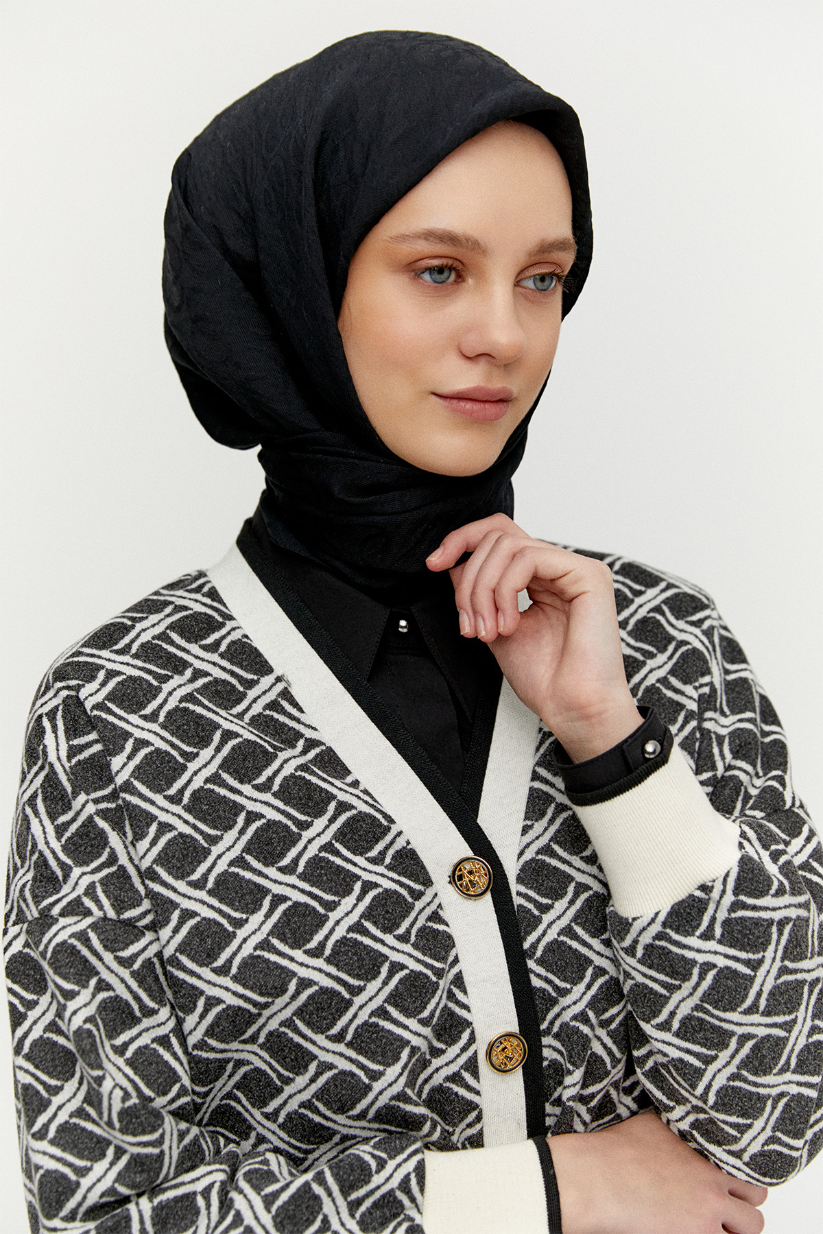 Desenli Ribana Detaylı V Yaka Triko Hırka