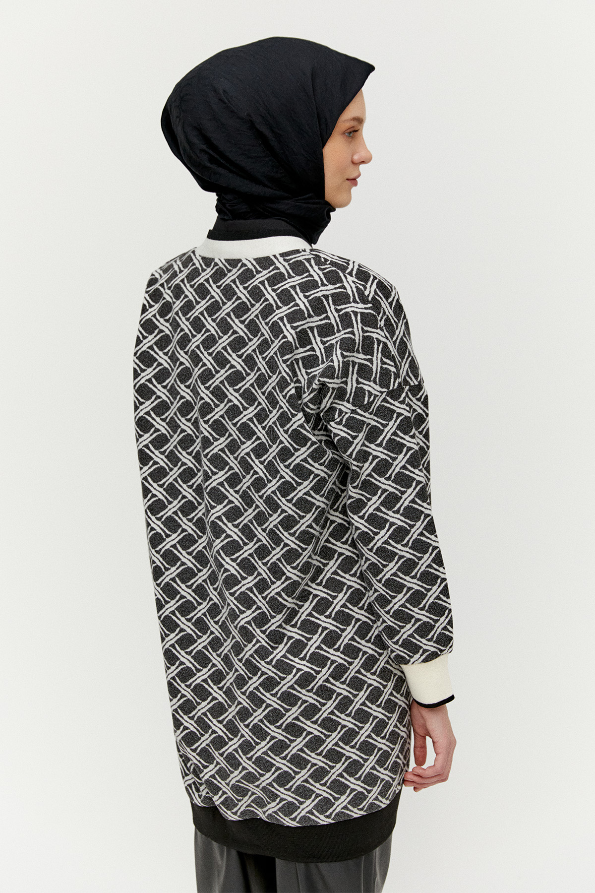 Desenli Ribana Detaylı V Yaka Triko Hırka