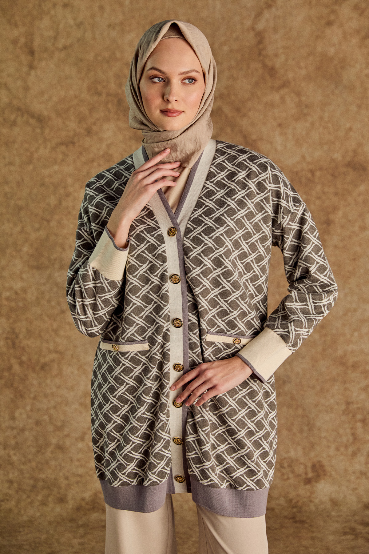 Desenli Ribana Detaylı V Yaka Triko Hırka