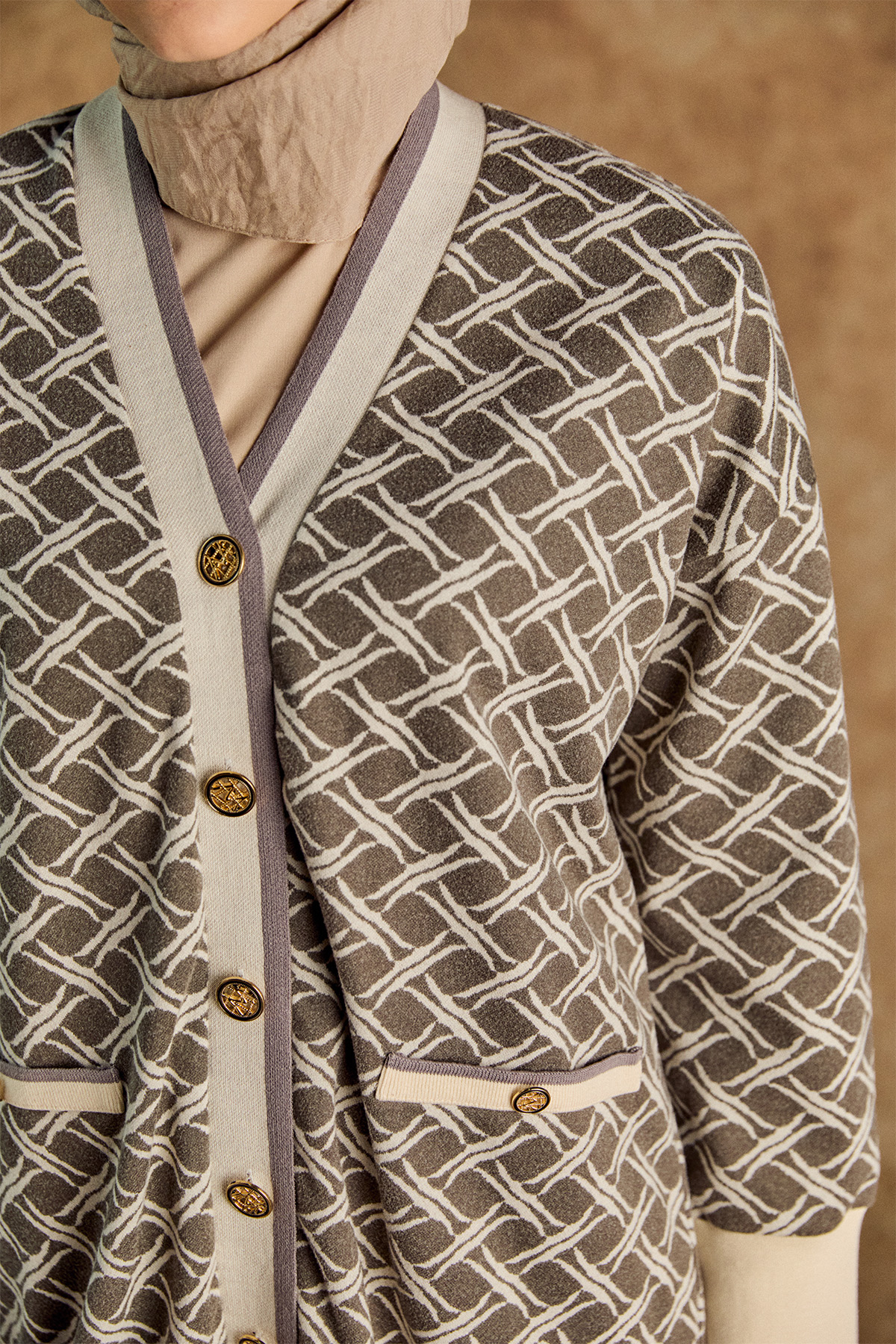 Desenli Ribana Detaylı V Yaka Triko Hırka