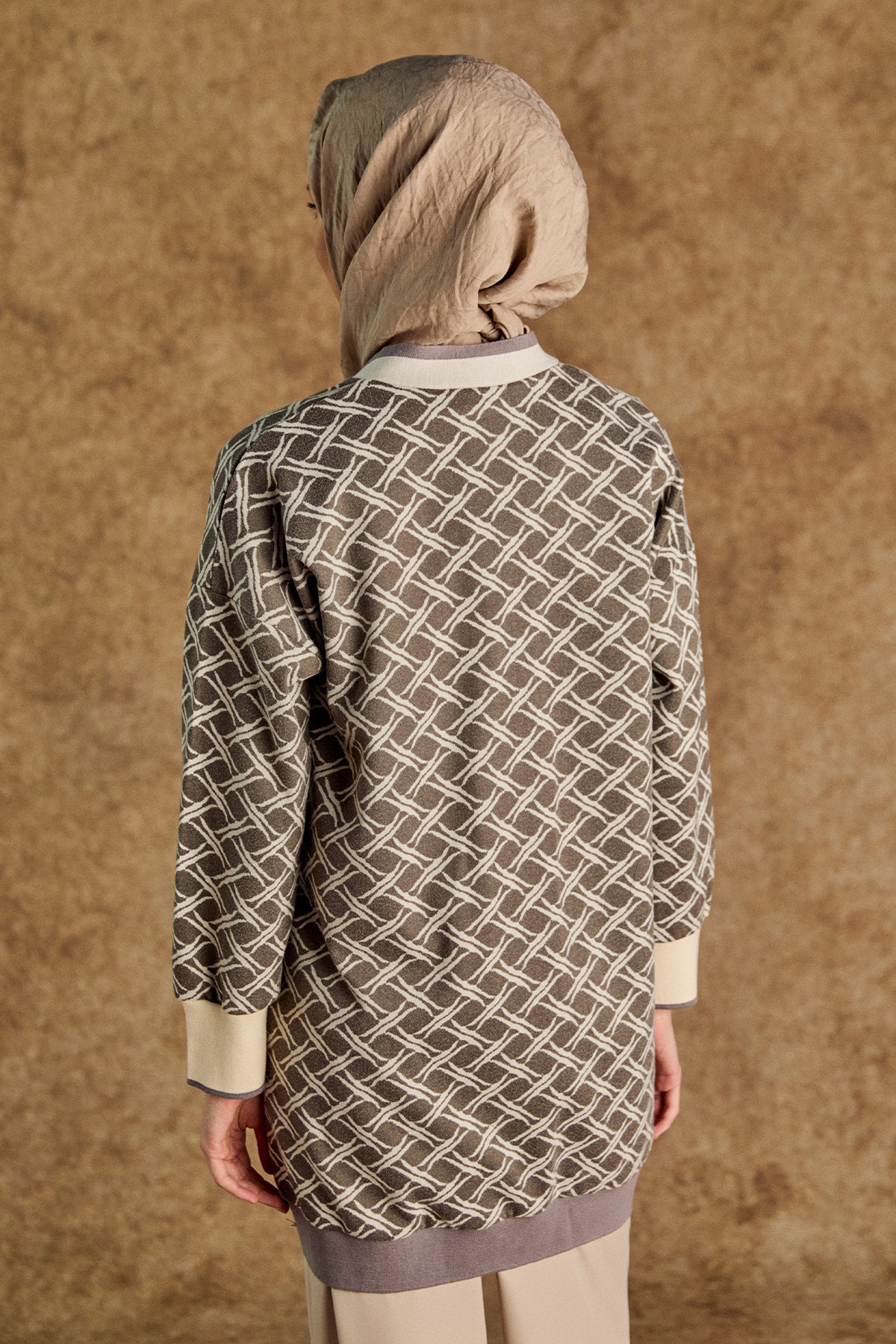 Desenli Ribana Detaylı V Yaka Triko Hırka