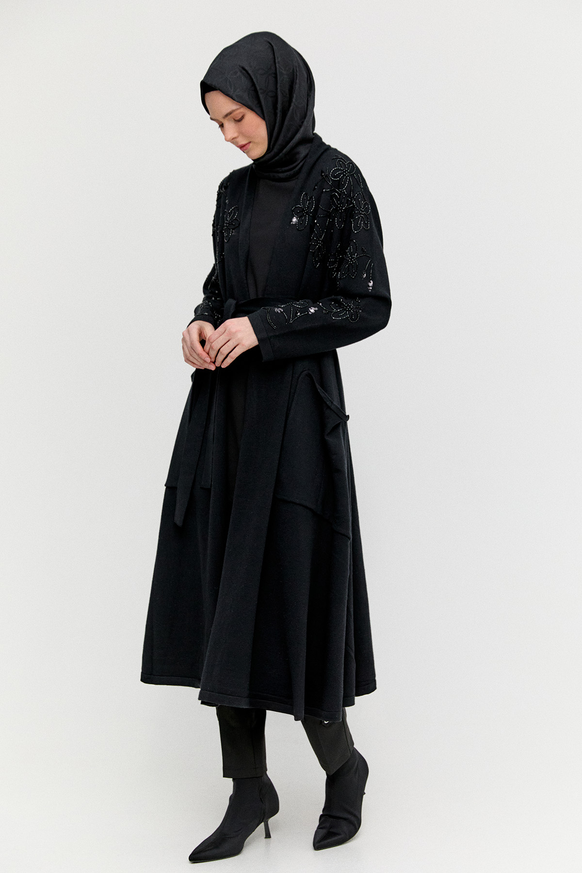 Kadife Motifli Uzun Triko Hırka, Tesettür Giyim