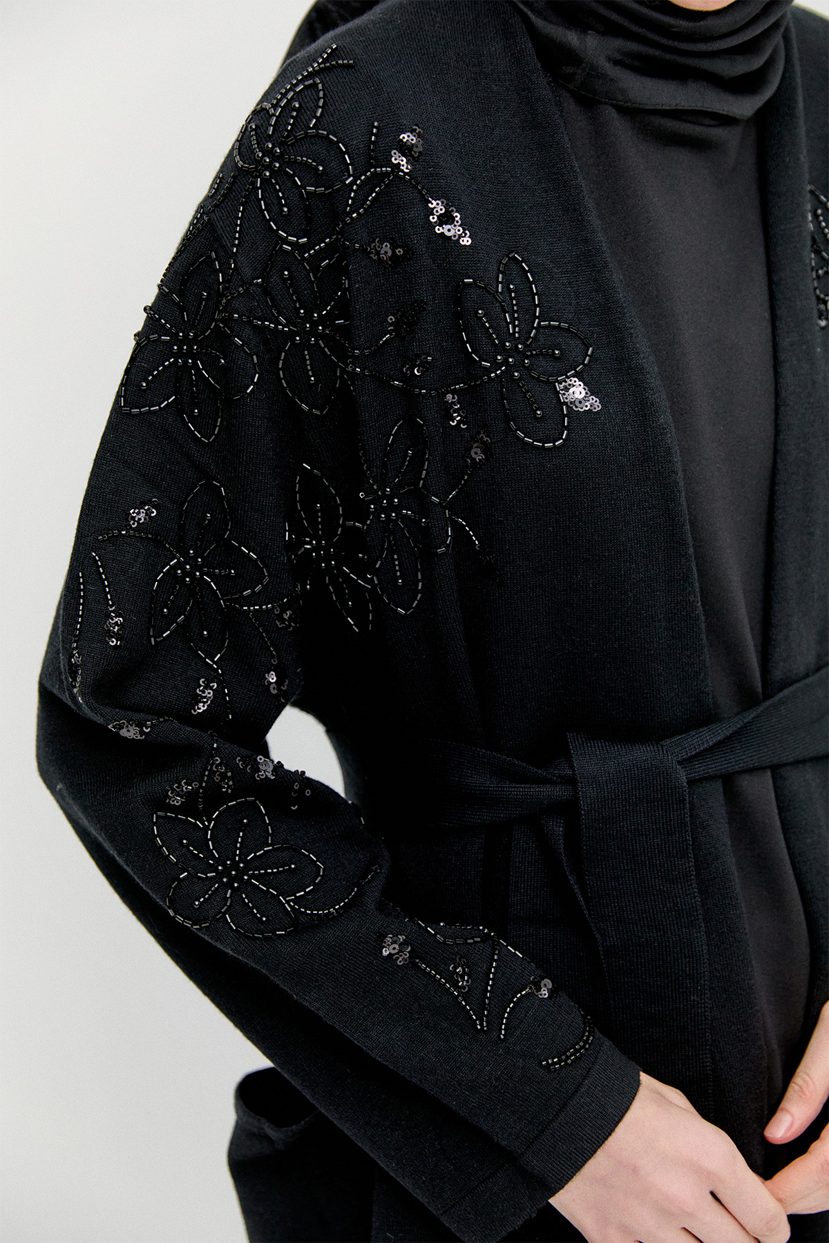 Kadife Motifli Uzun Triko Hırka, Tesettür Giyim