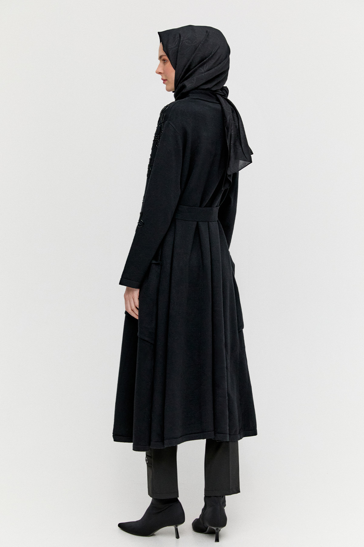 Kadife Motifli Uzun Triko Hırka, Tesettür Giyim