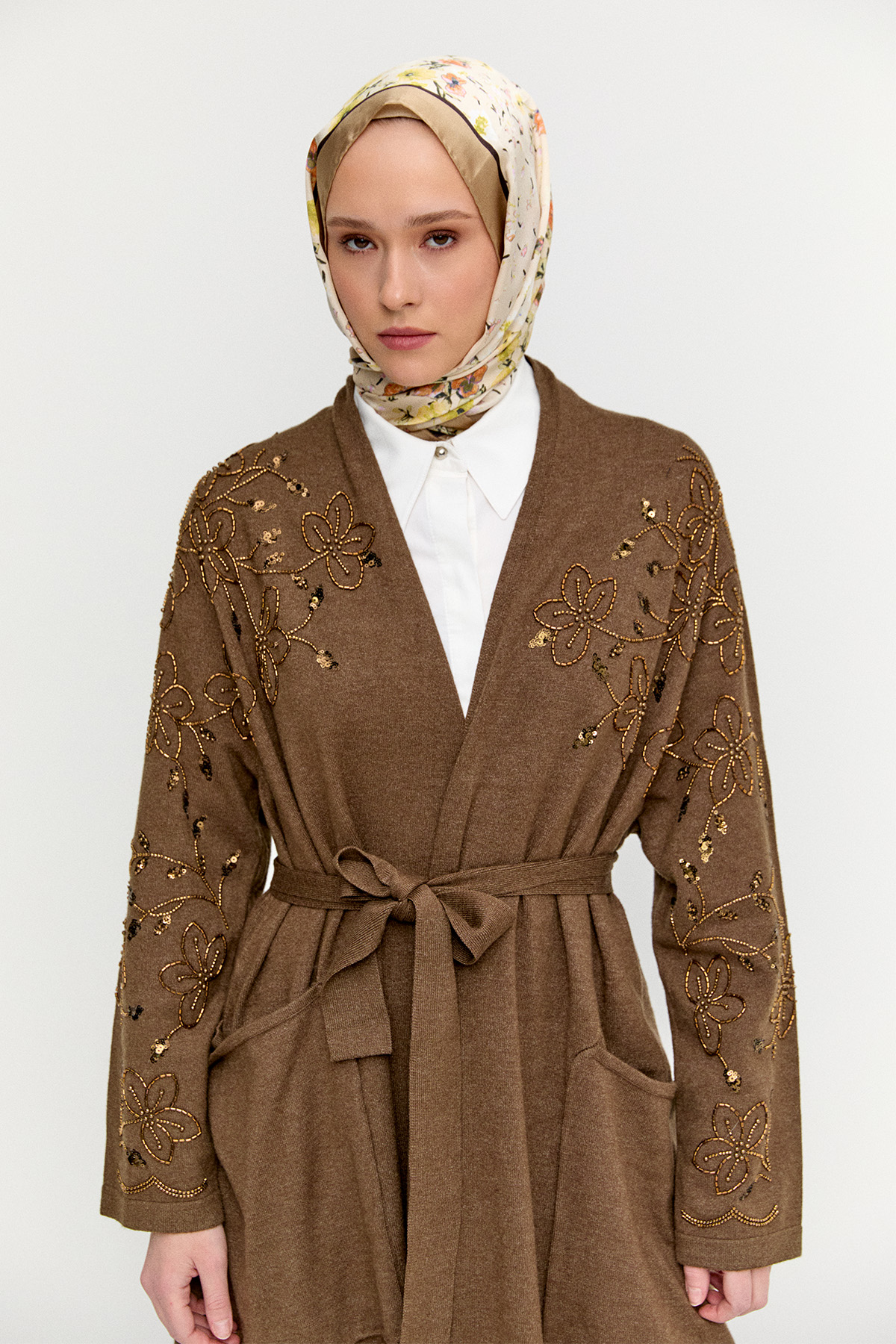 Kadife Motifli Uzun Triko Hırka, Tesettür Giyim