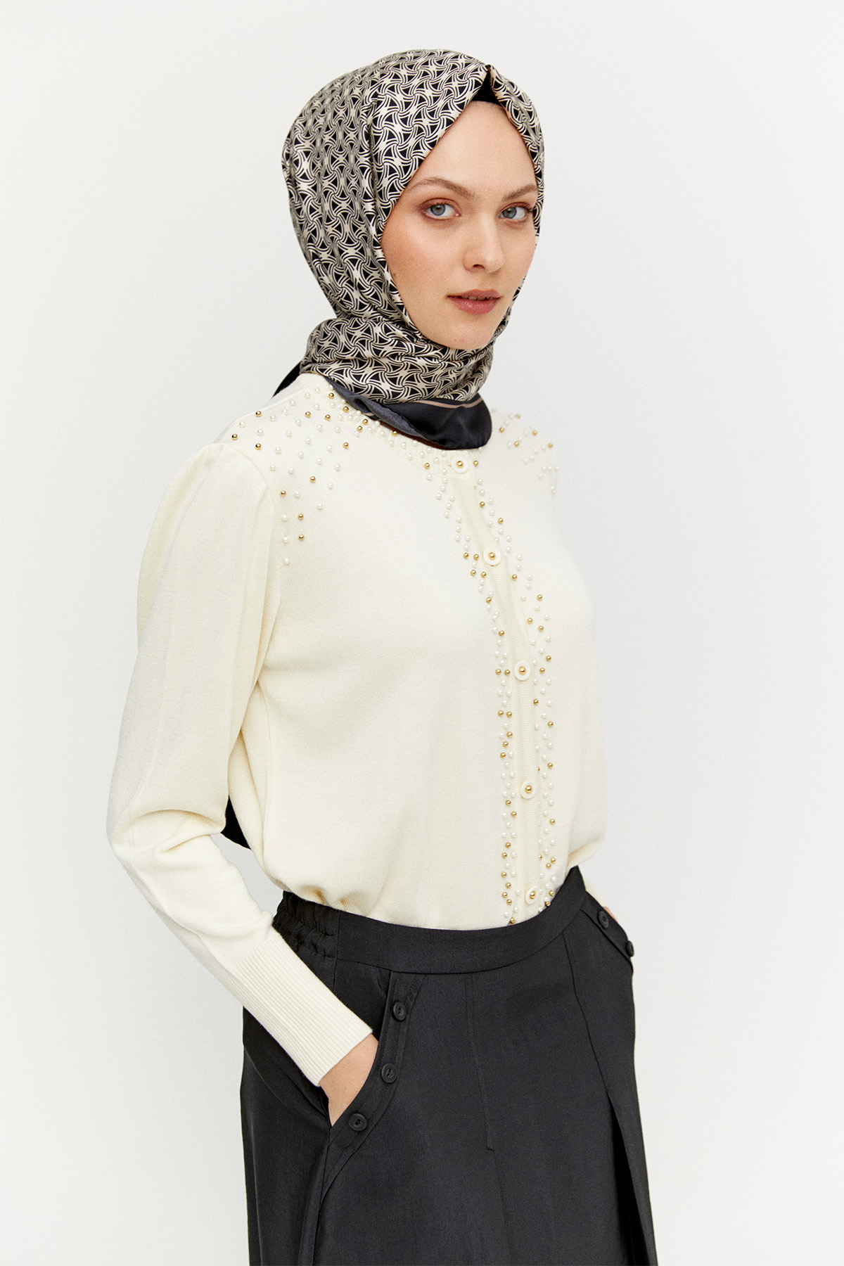 İncili Triko Hırka