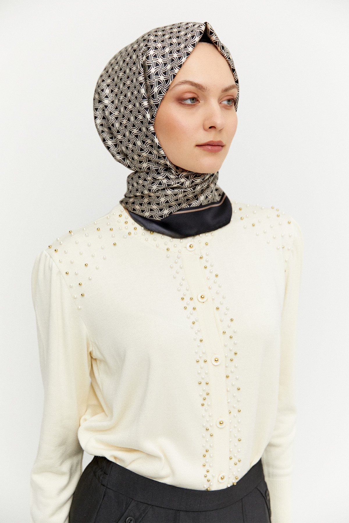 İncili Triko Hırka