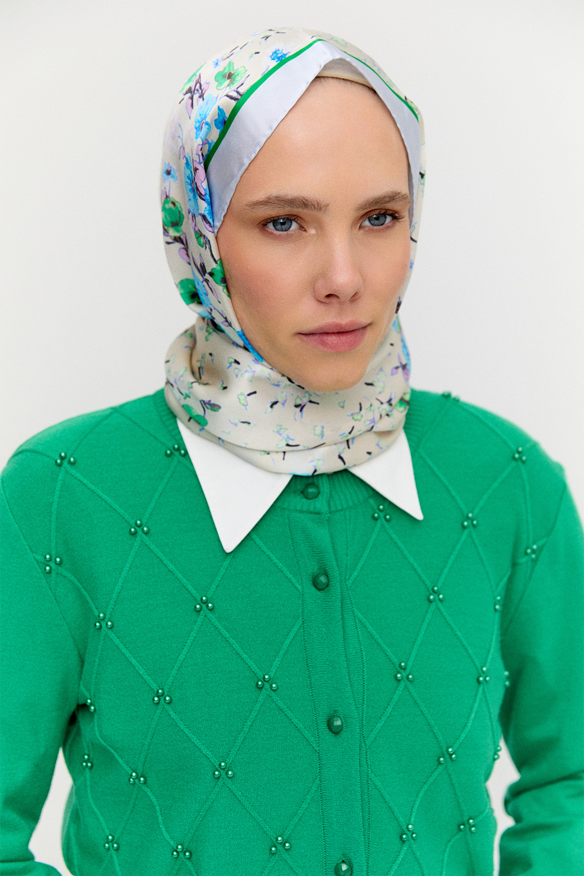 Baklava Desenli Taş Detaylı Triko Hırka, Tesettür Giyim