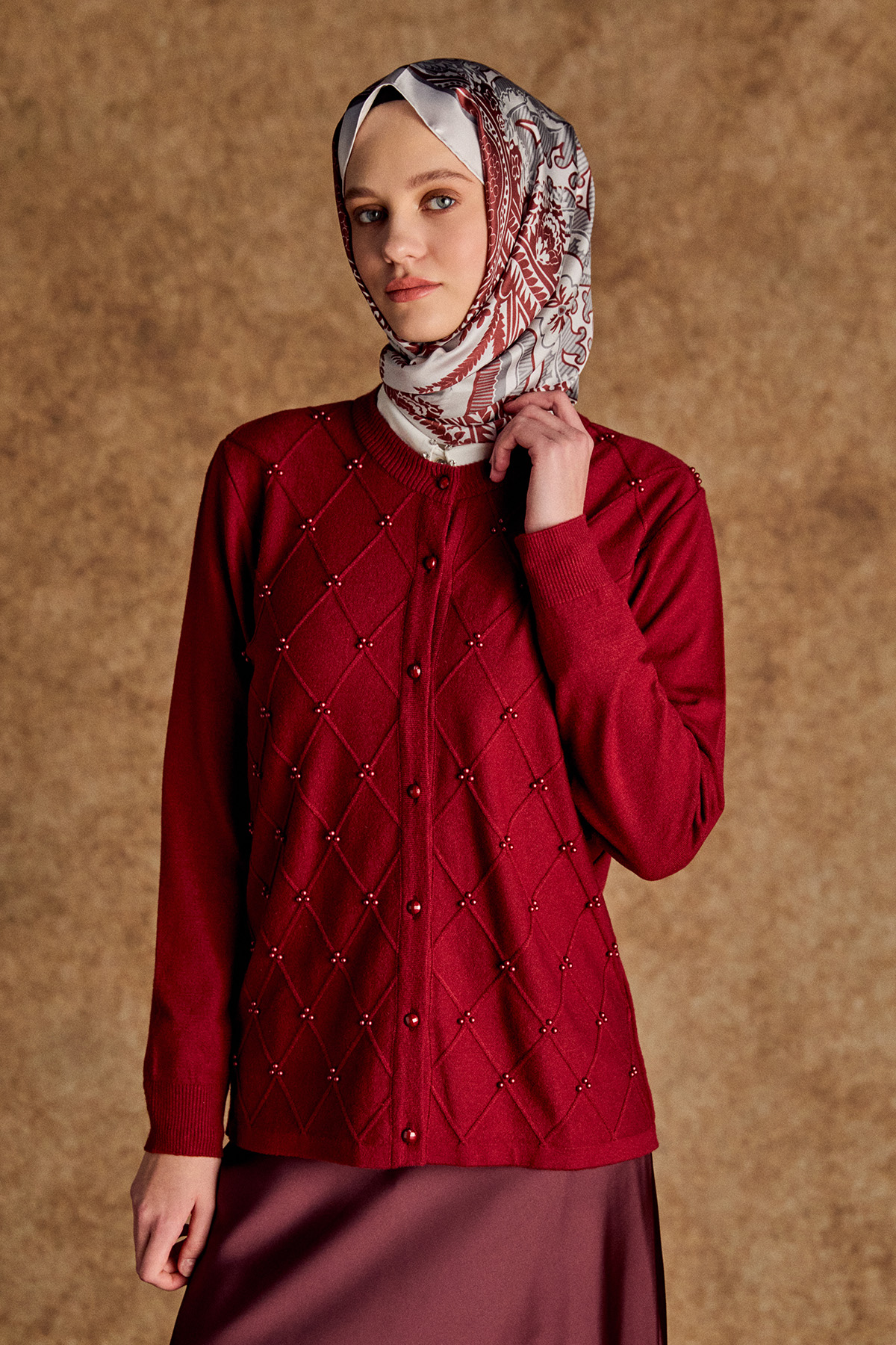 Baklava Desenli Taş Detaylı Triko Hırka