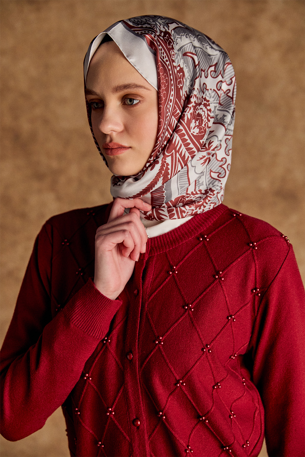 Baklava Desenli Taş Detaylı Triko Hırka