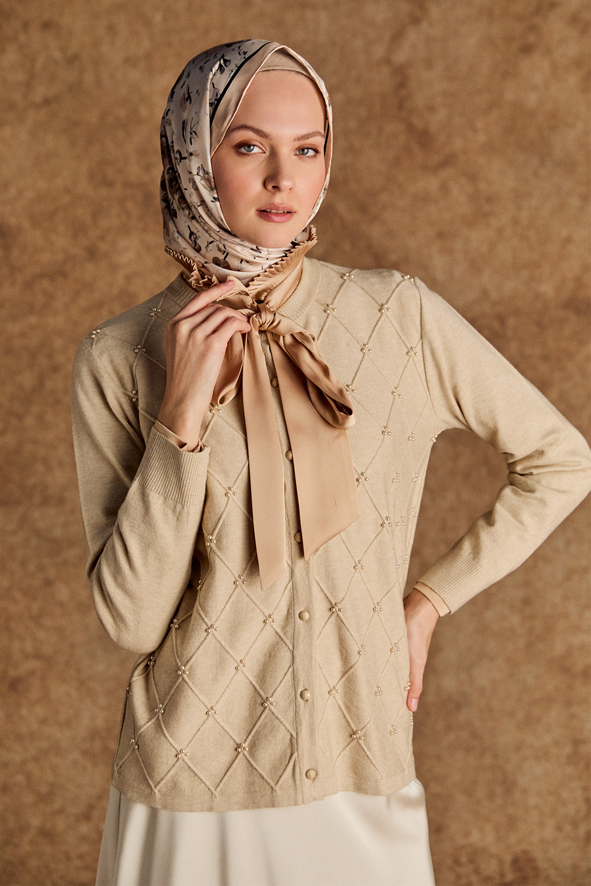 Baklava Desenli Taş Detaylı Triko Hırka