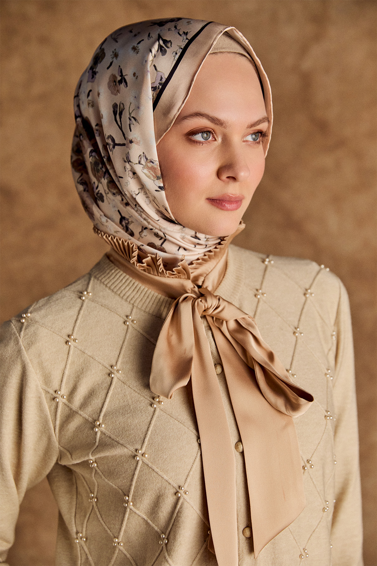 Baklava Desenli Taş Detaylı Triko Hırka