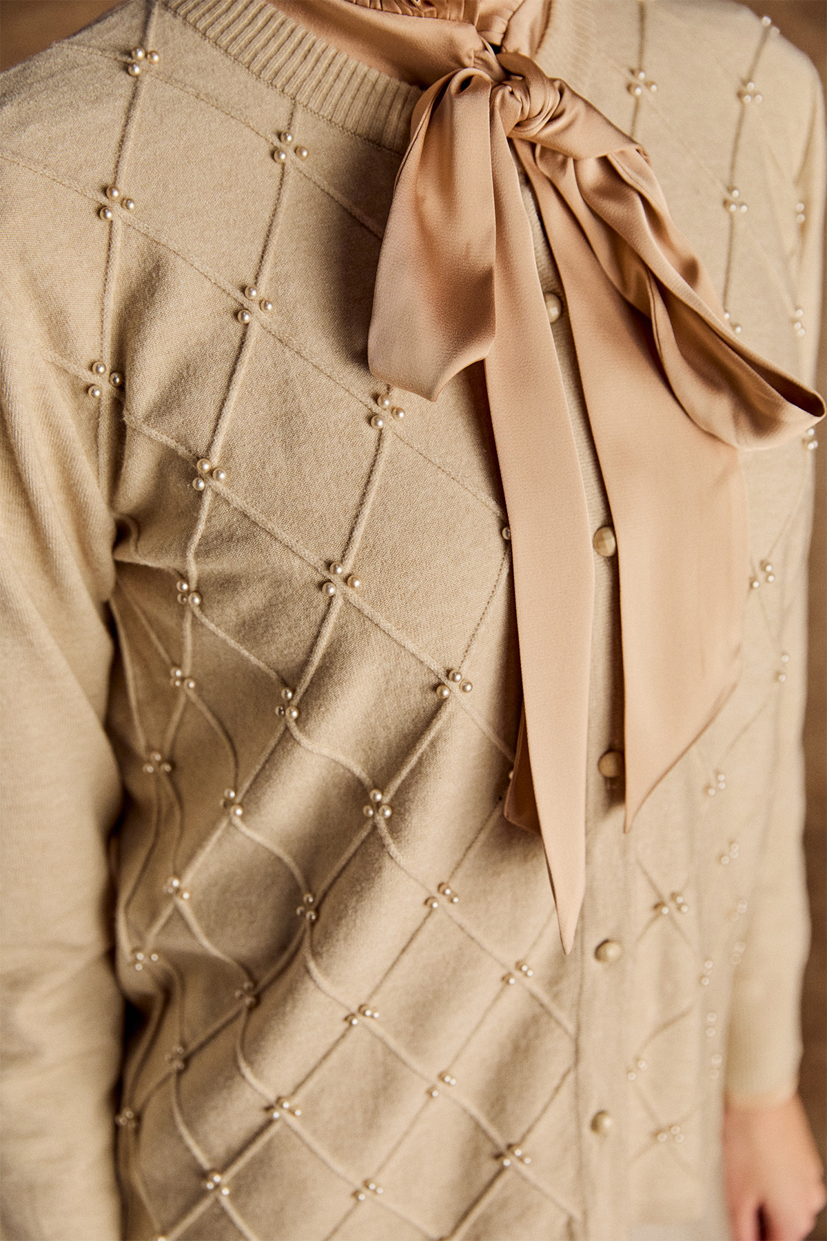 Baklava Desenli Taş Detaylı Triko Hırka