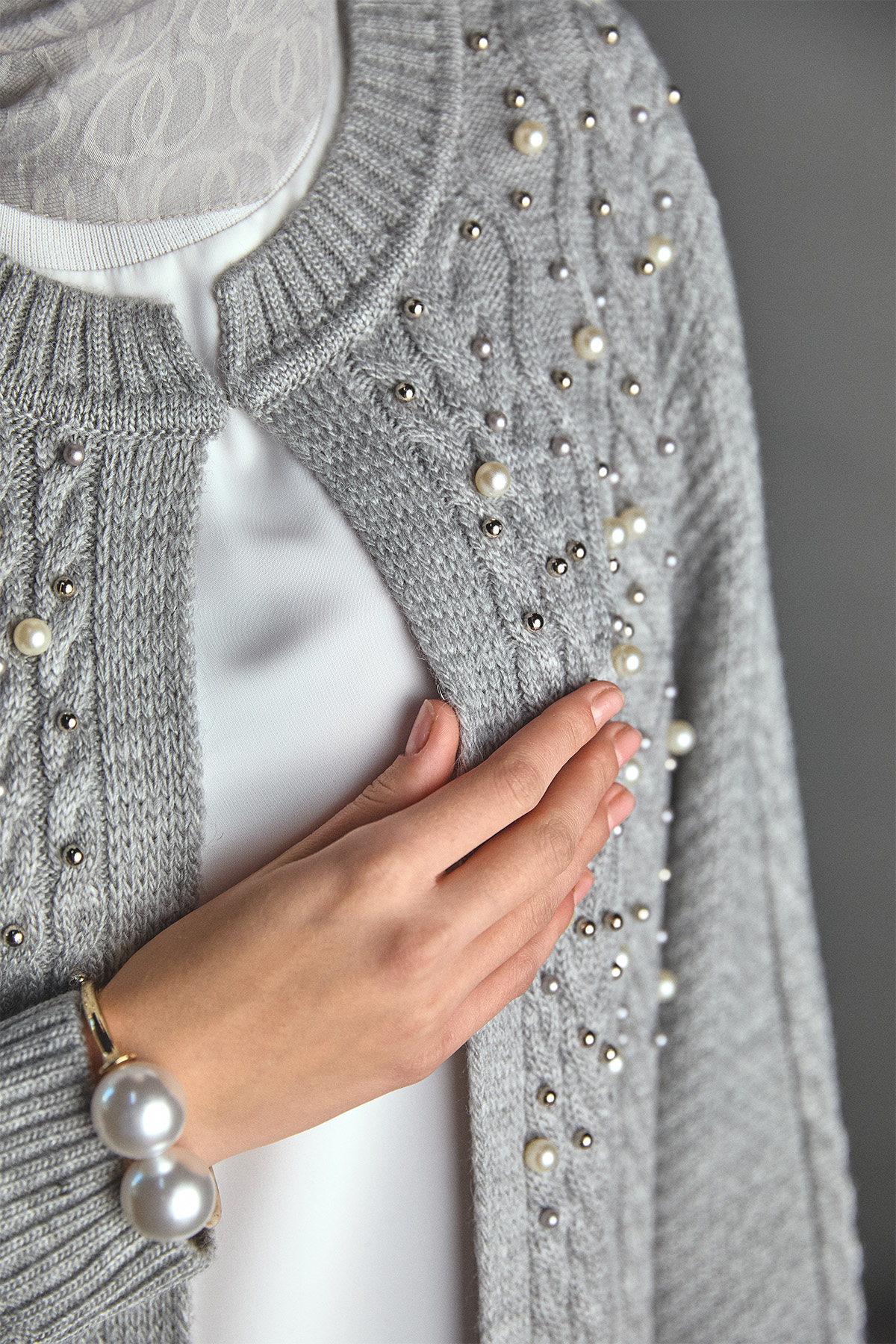 Taş ve İnci Detaylı Uzun Hırka