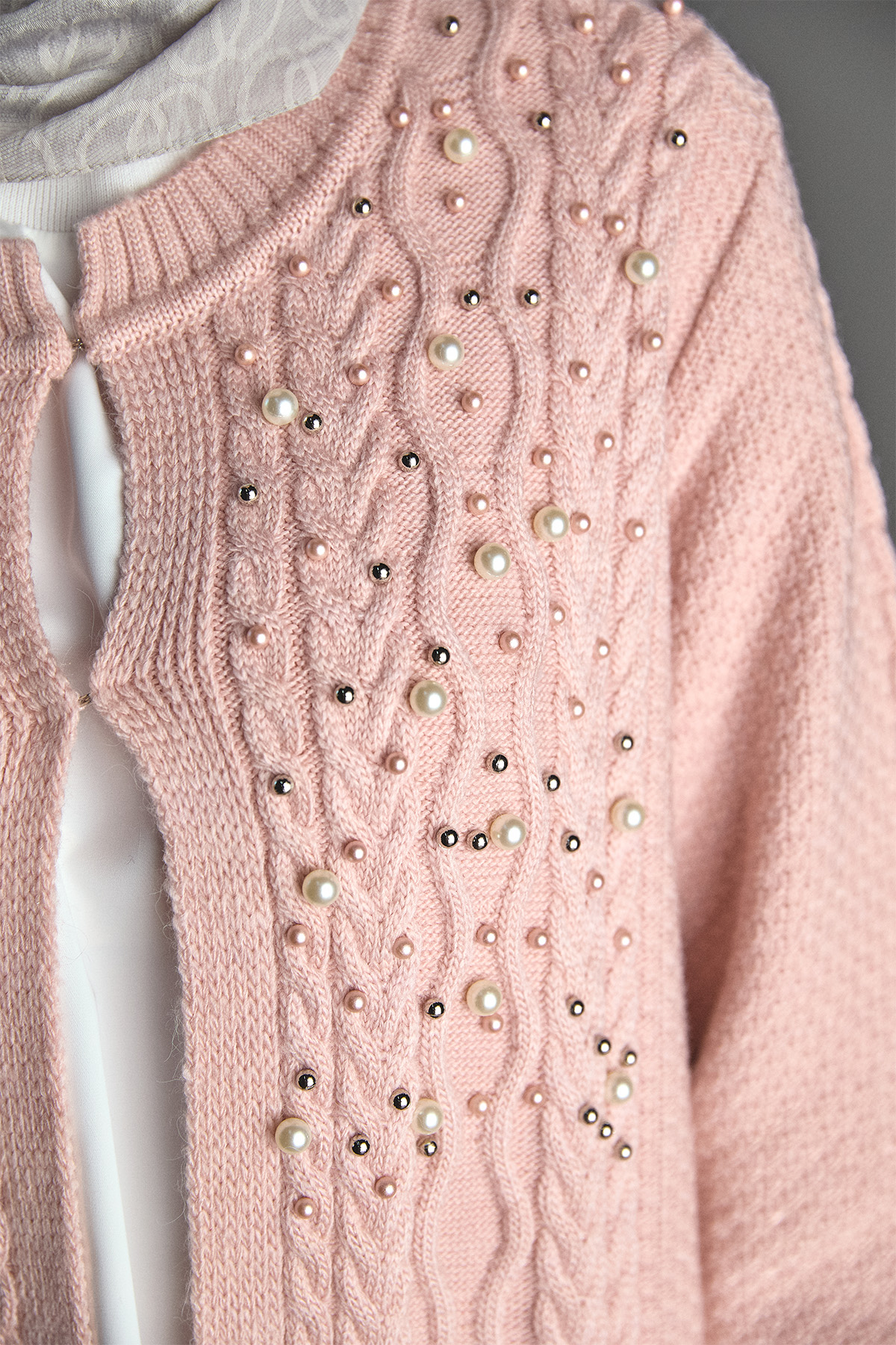 Taş ve İnci Detaylı Uzun Hırka