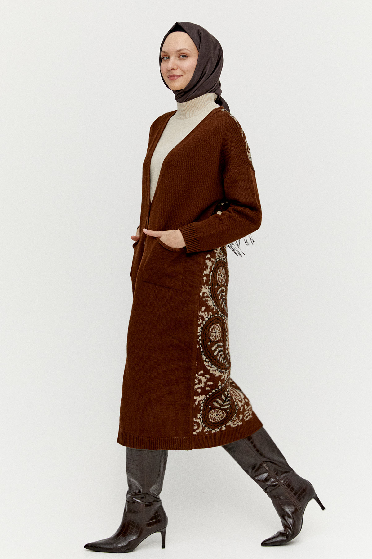 Sırtı Desenli Triko Hırka