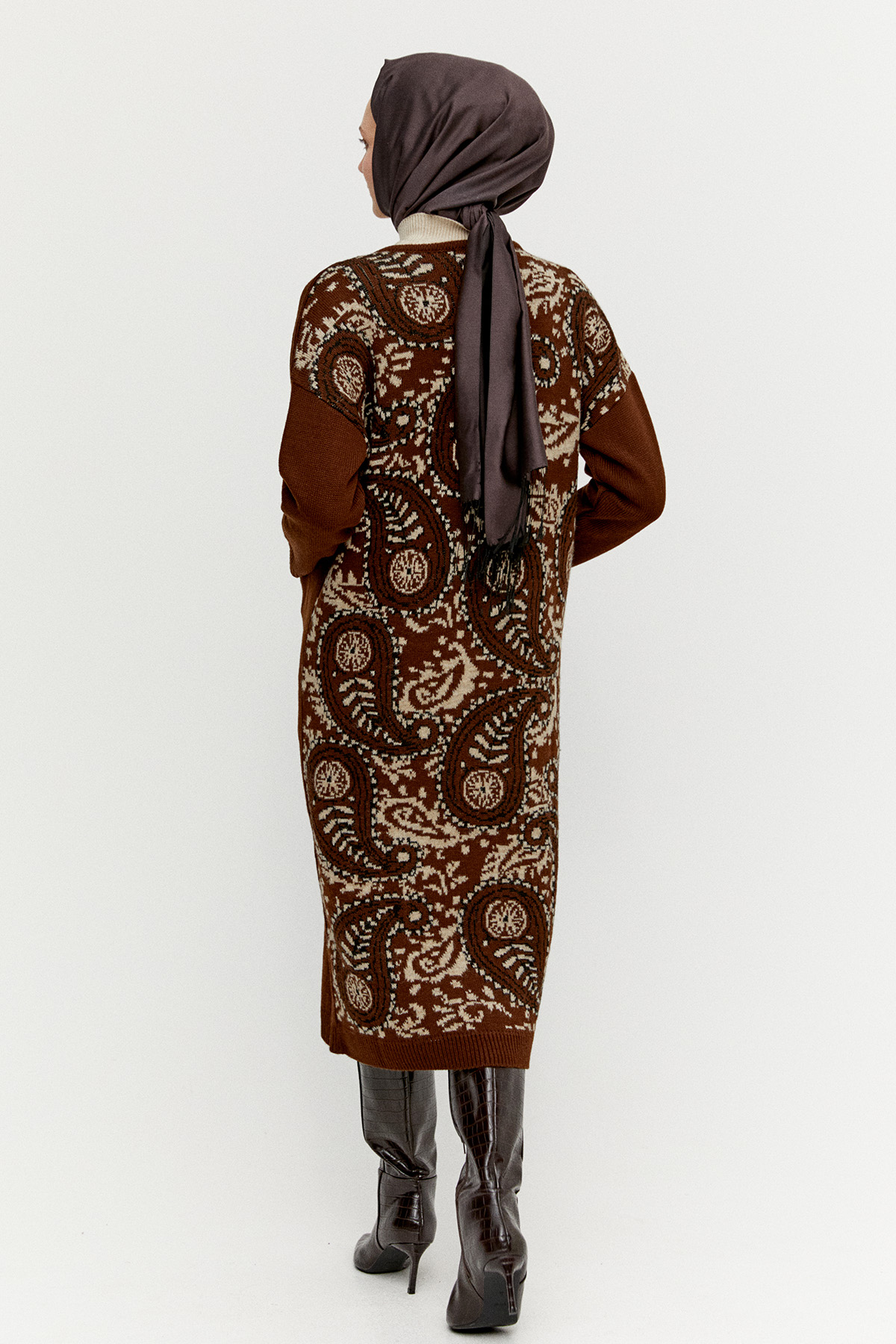 Sırtı Desenli Triko Hırka