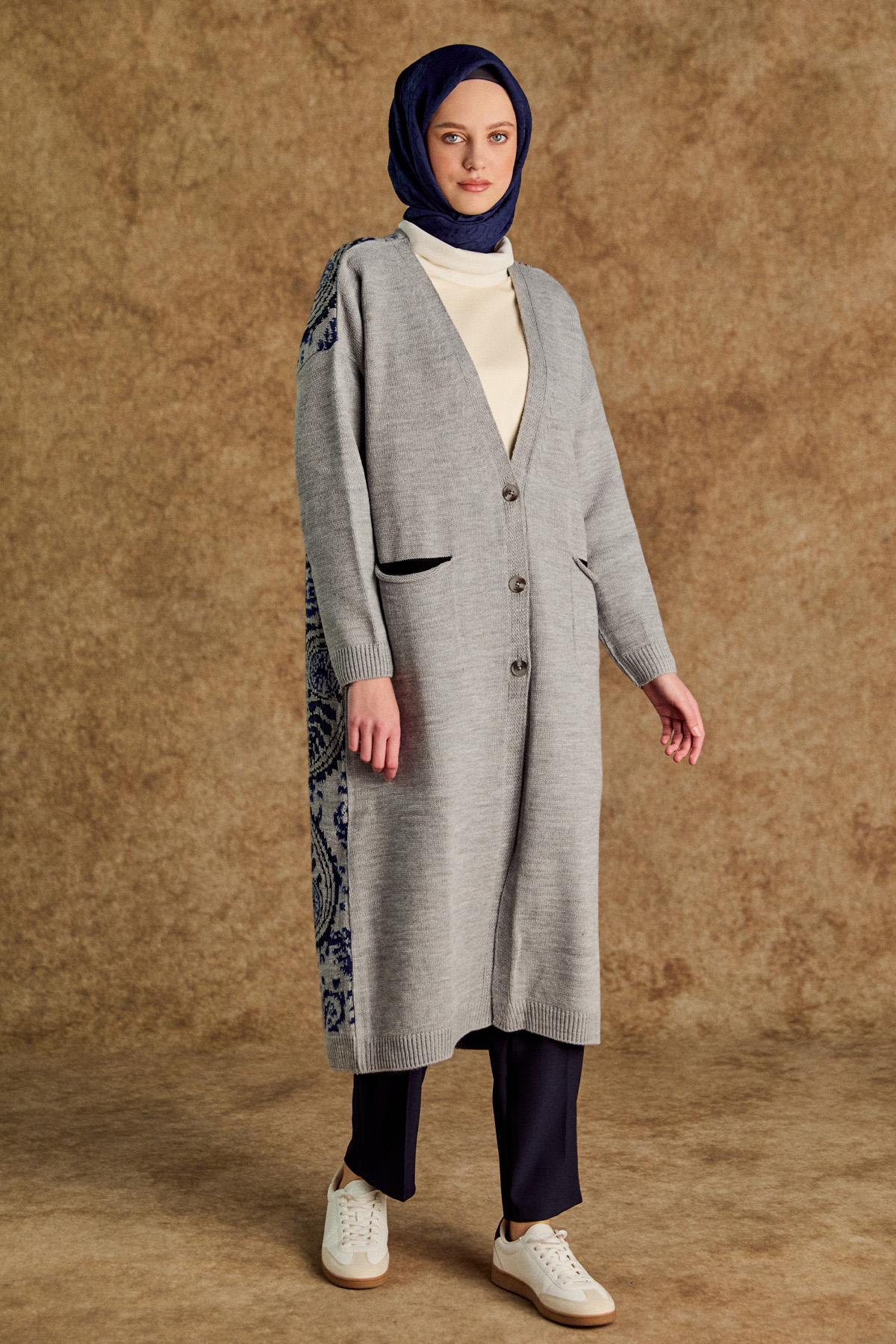 Sırtı Desenli Triko Hırka