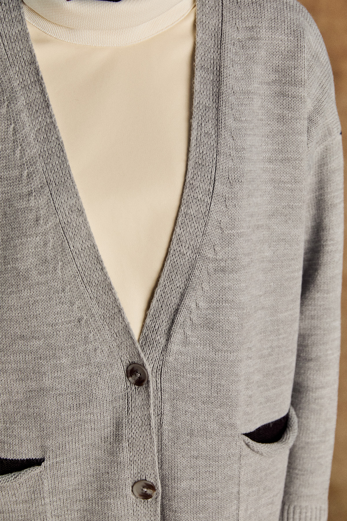 Sırtı Desenli Triko Hırka