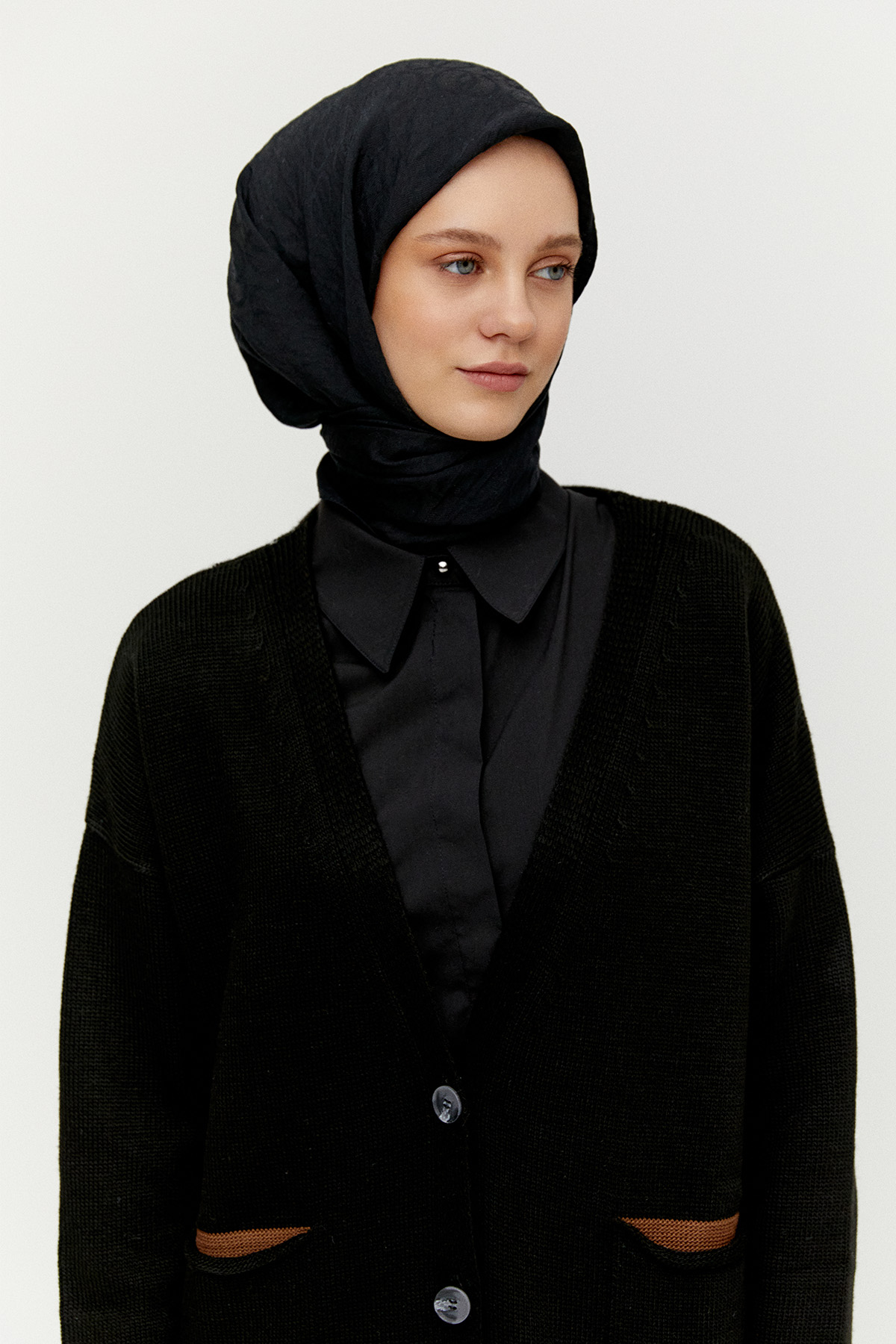 Sırtı Desenli Triko Hırka