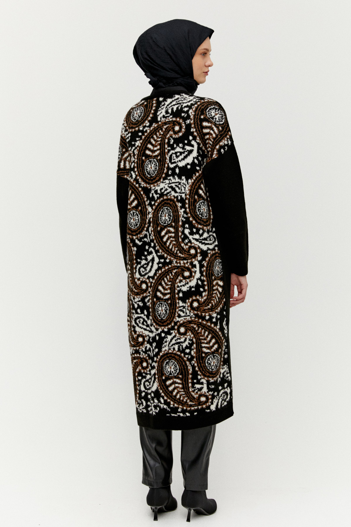 Sırtı Desenli Triko Hırka