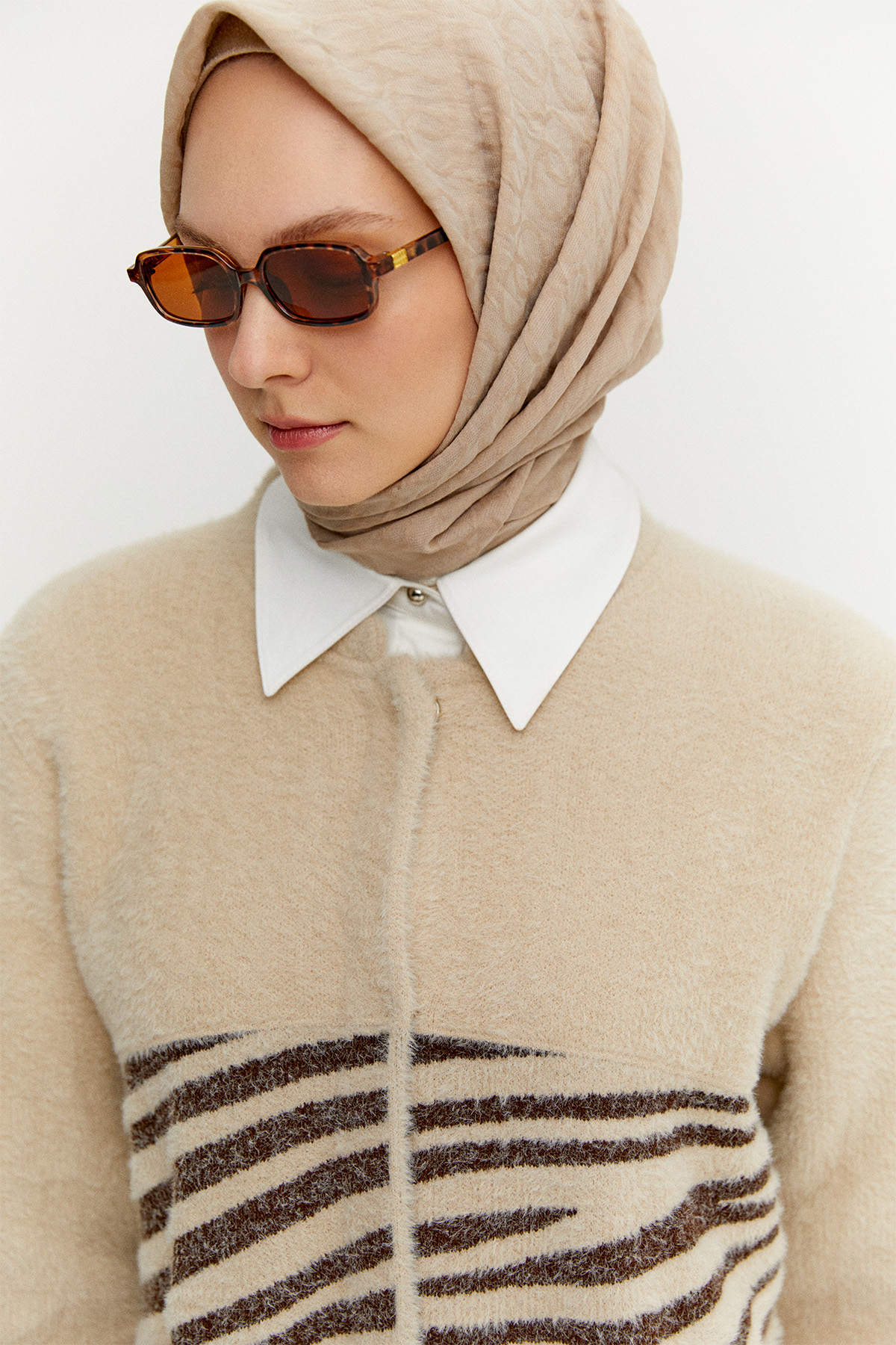 Zebra Desenli Çıt Kopçalı Triko Hırka, Tesettür Giyim