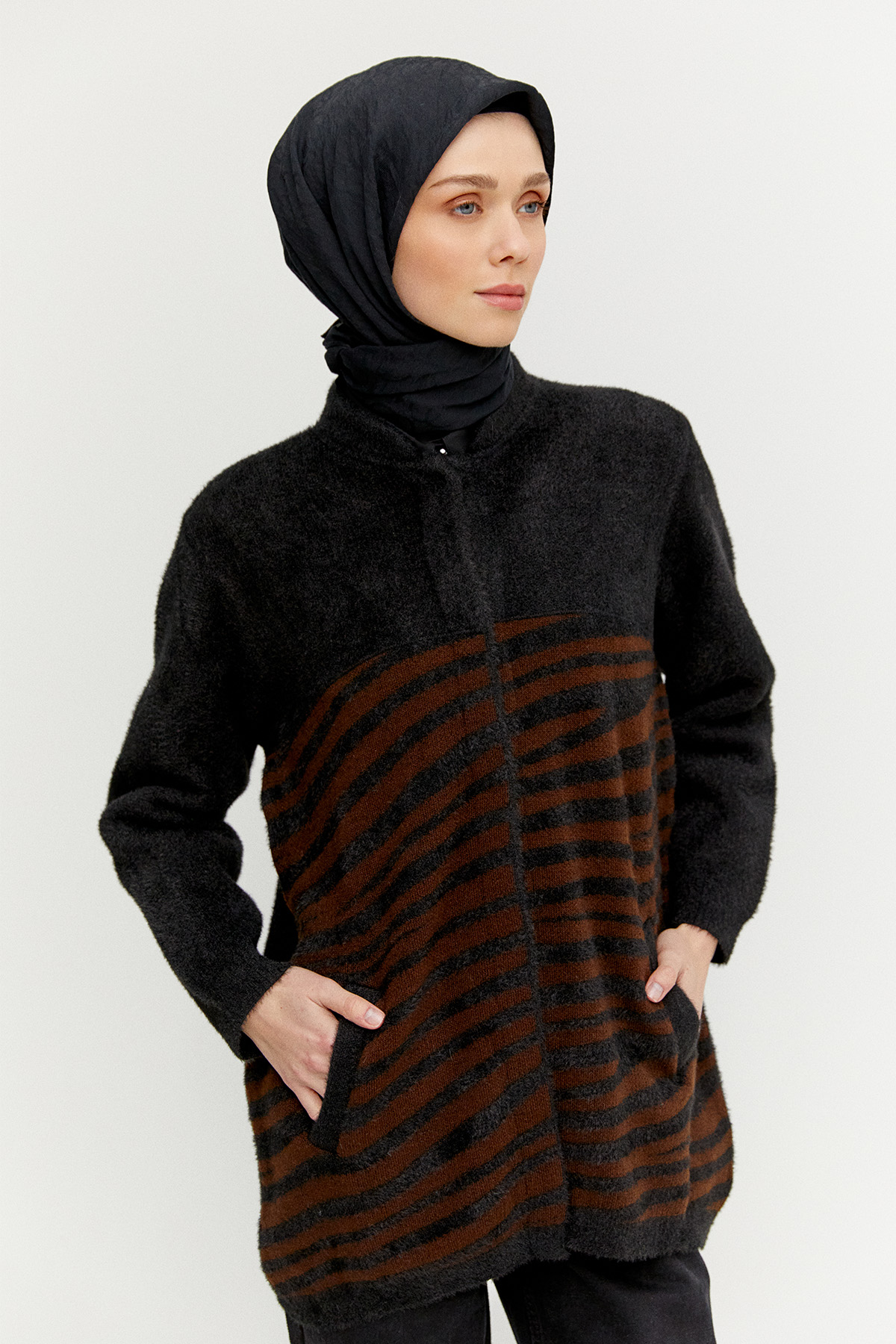 Zebra Desenli Çıt Kopçalı Triko Hırka, Tesettür Giyim