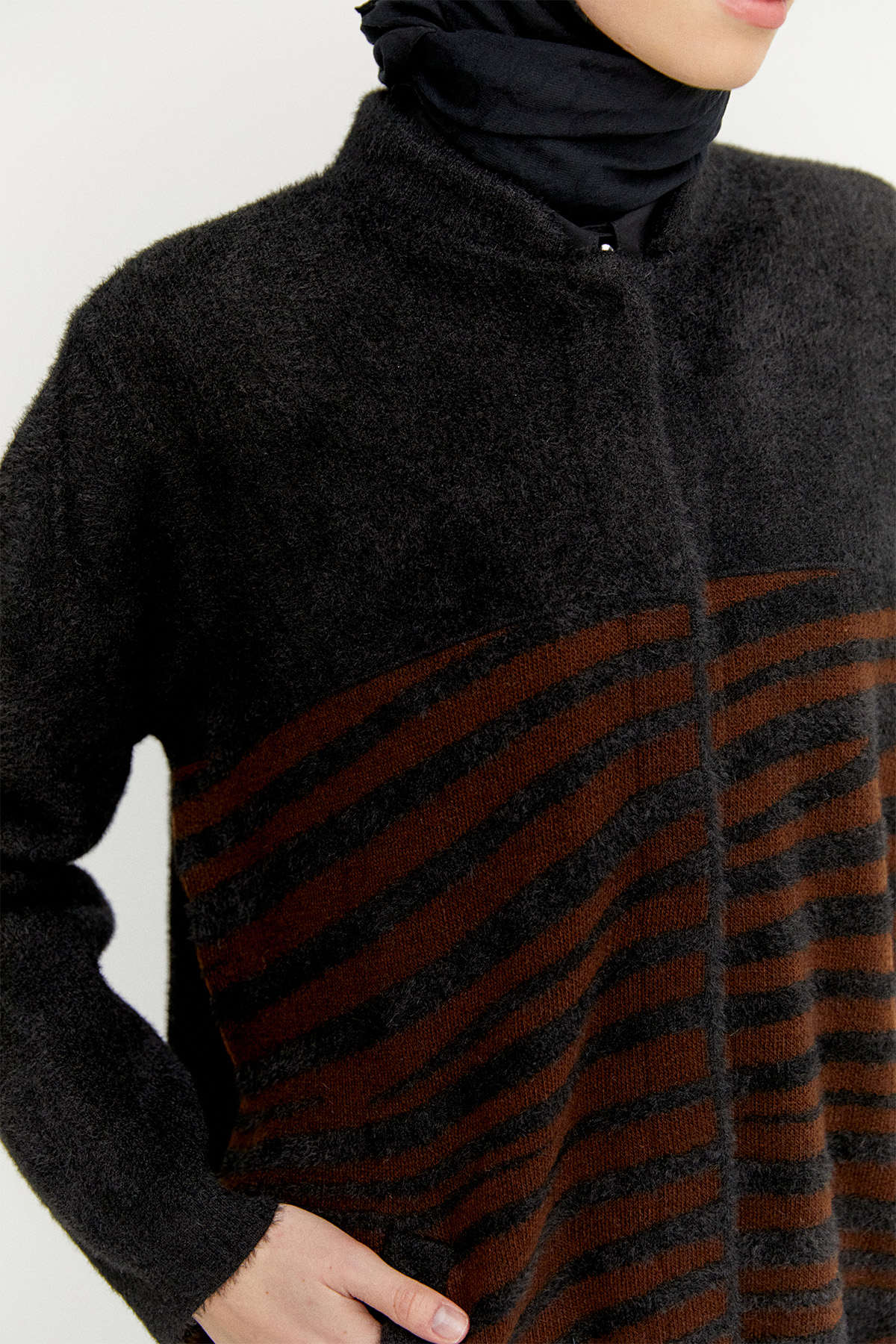 Zebra Desenli Çıt Kopçalı Triko Hırka, Tesettür Giyim