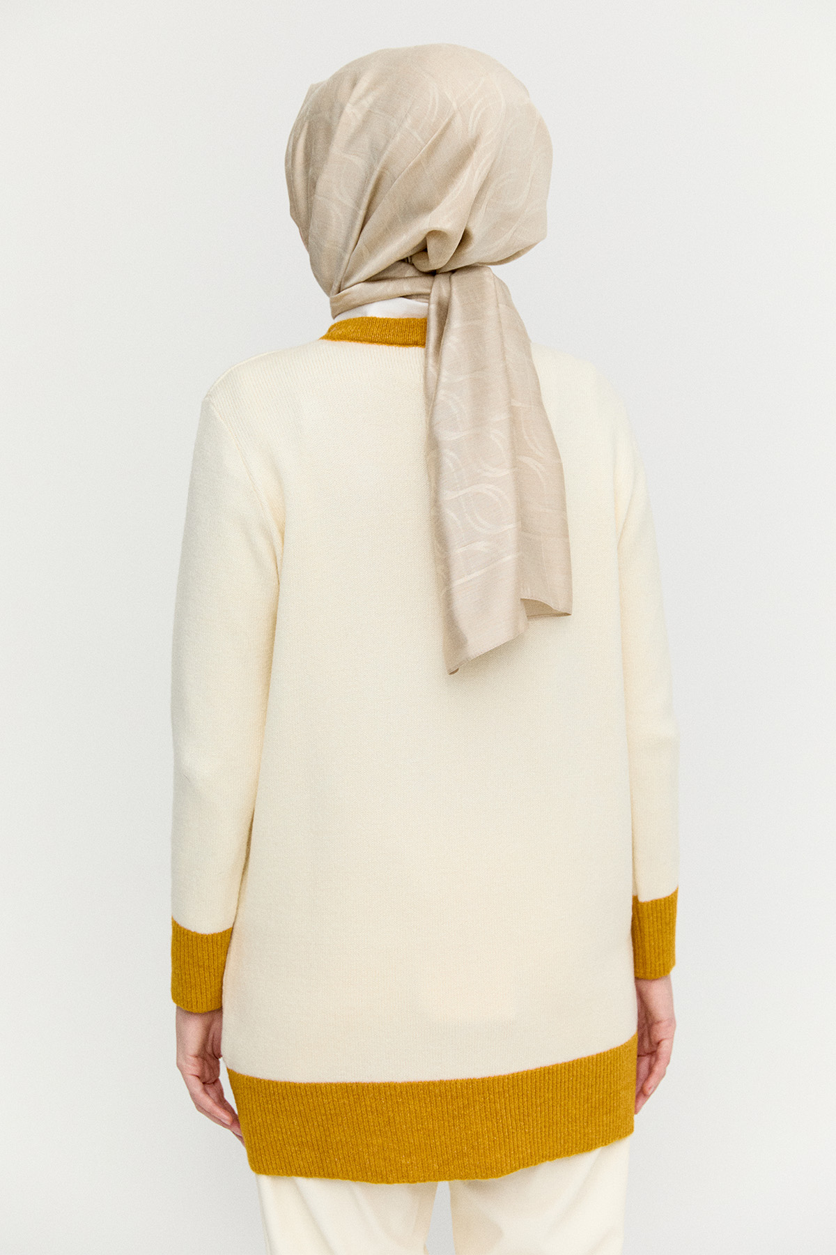 Çiçek Aplikeli Düğmeli Triko Hırka, Tesettür Giyim