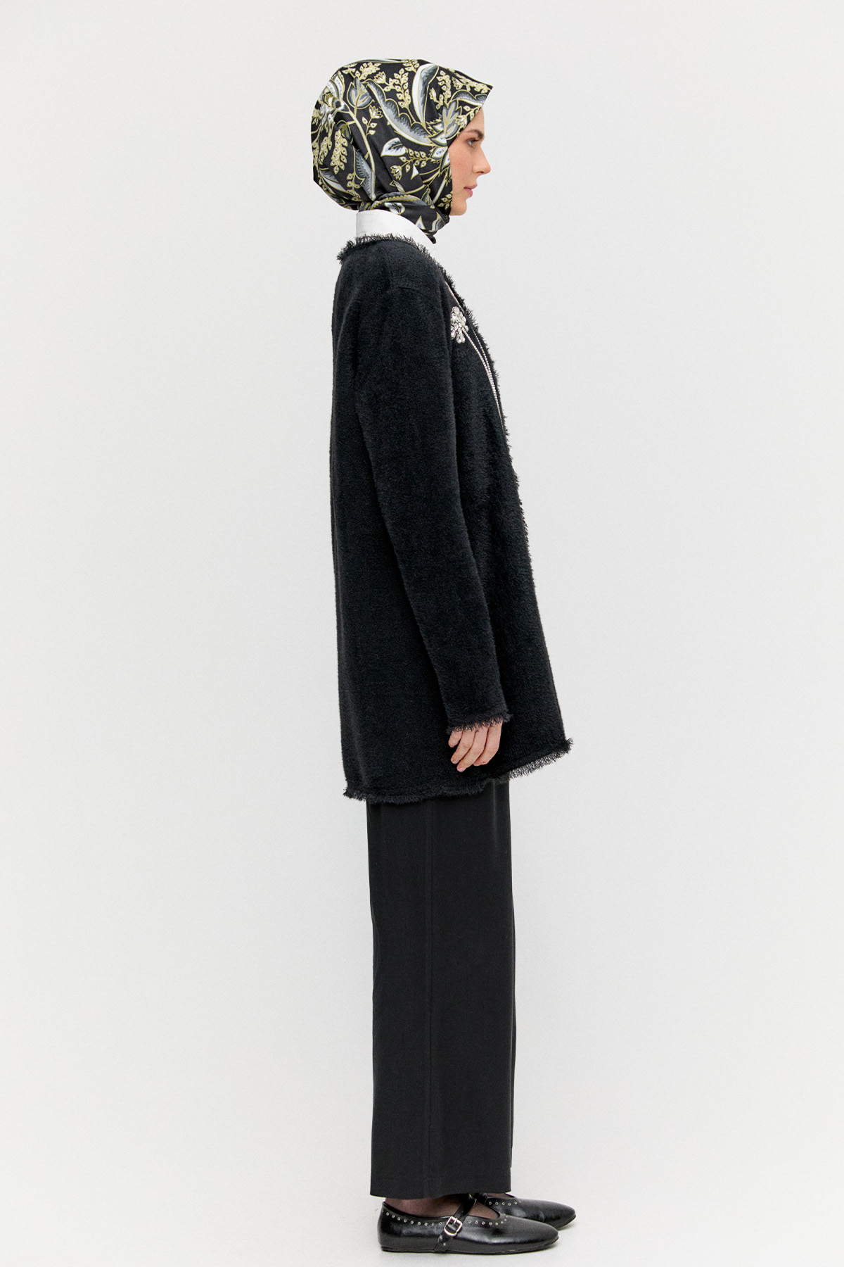 Çiçek Detaylı Agraf Kopçalı Triko Hırka, Tesettür Giyim