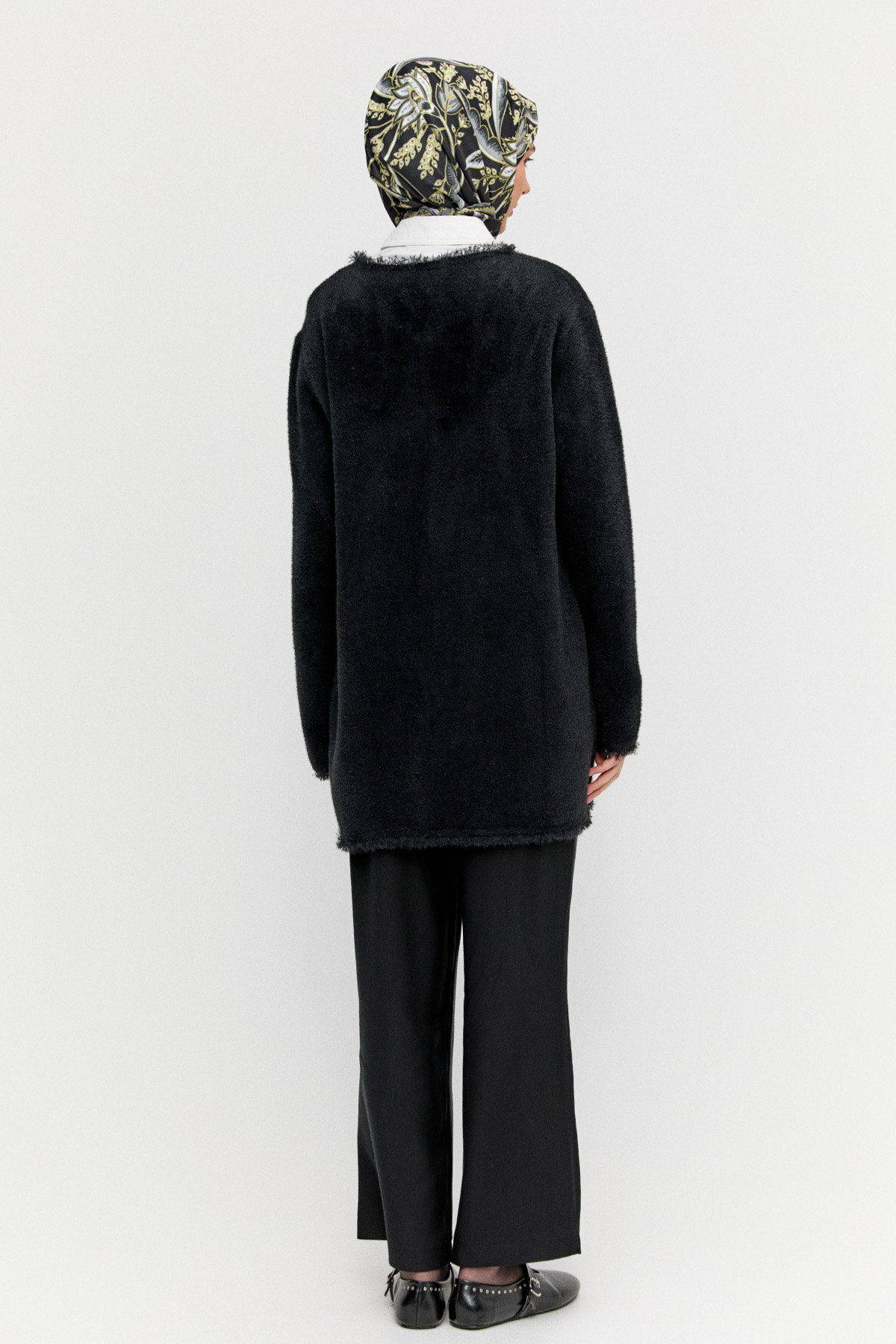 Çiçek Detaylı Agraf Kopçalı Triko Hırka, Tesettür Giyim