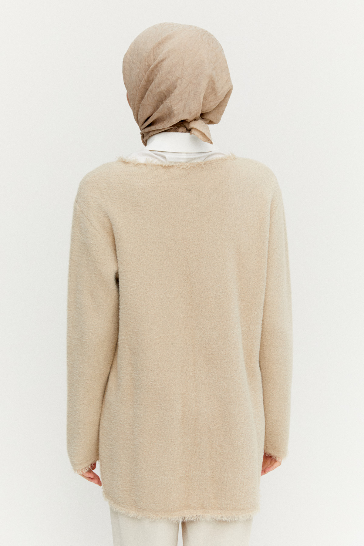 Çiçek Detaylı Agraf Kopçalı Triko Hırka