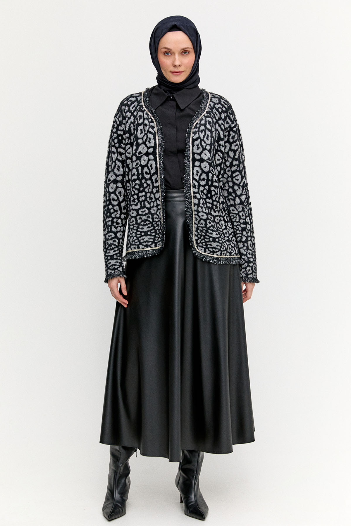 Leopar Desenli Taş İşlemeli Triko Hırka, Tesettür Giyim