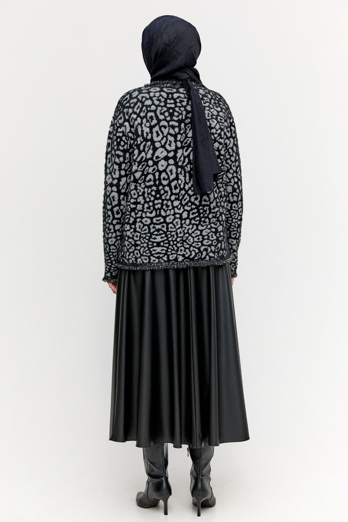 Leopar Desenli Taş İşlemeli Triko Hırka, Tesettür Giyim