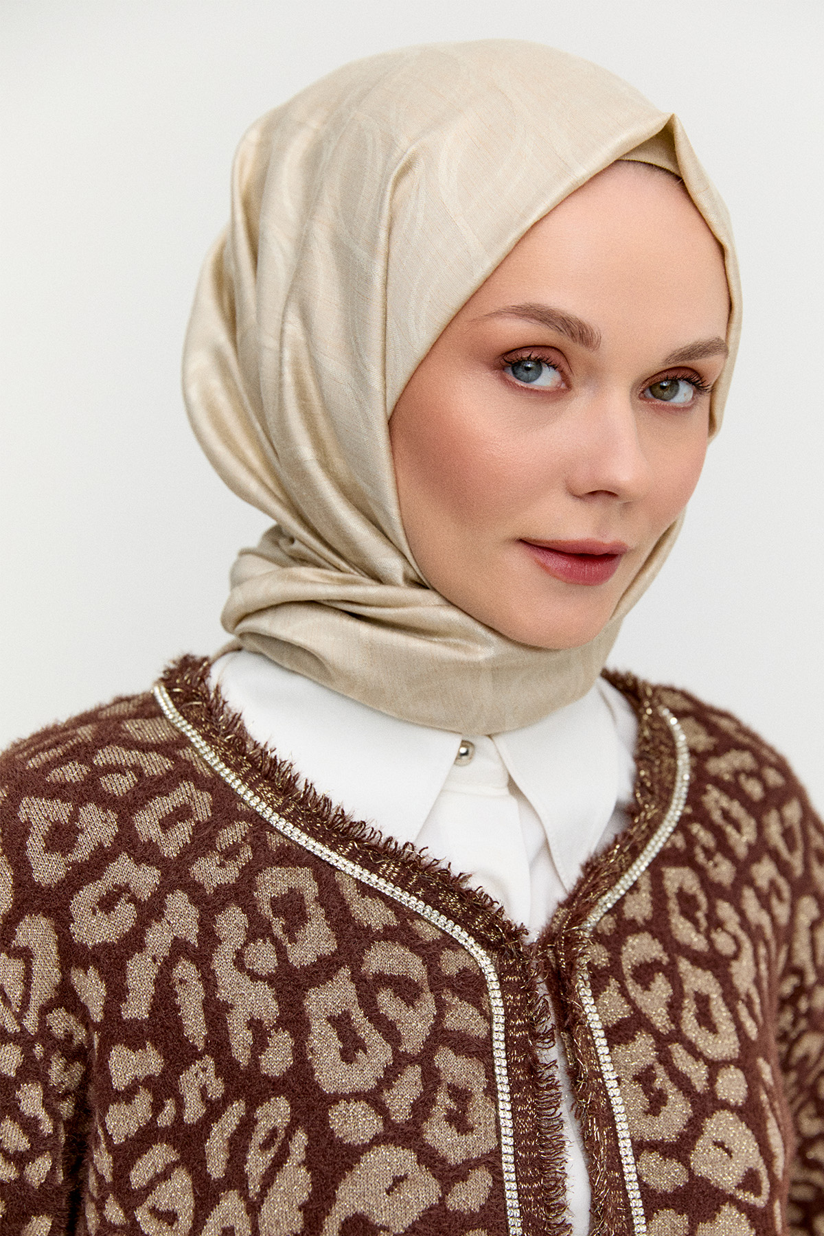 Leopar Desenli Taş İşlemeli Triko Hırka, Tesettür Giyim