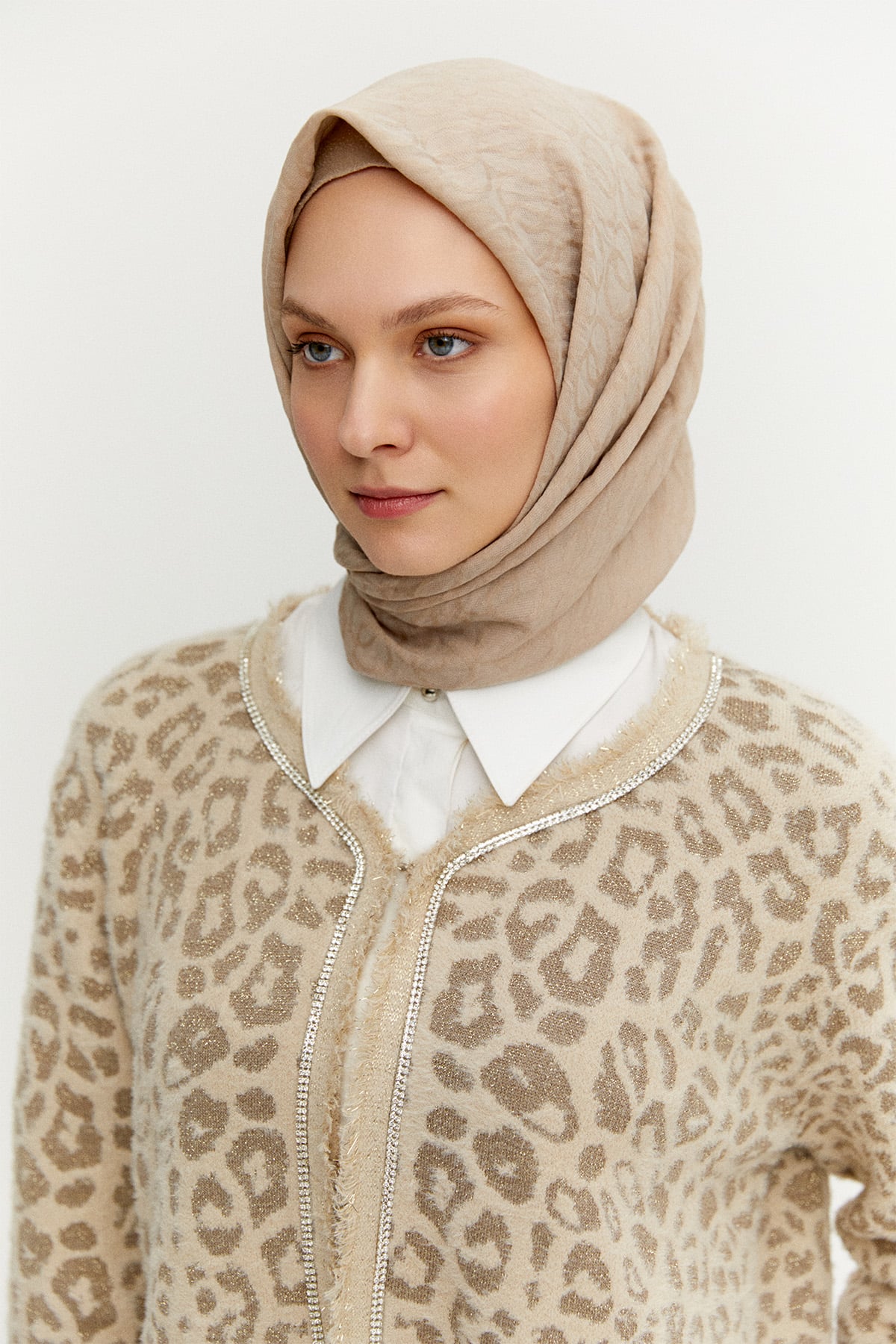 Leopar Desenli Taş İşlemeli Triko Hırka