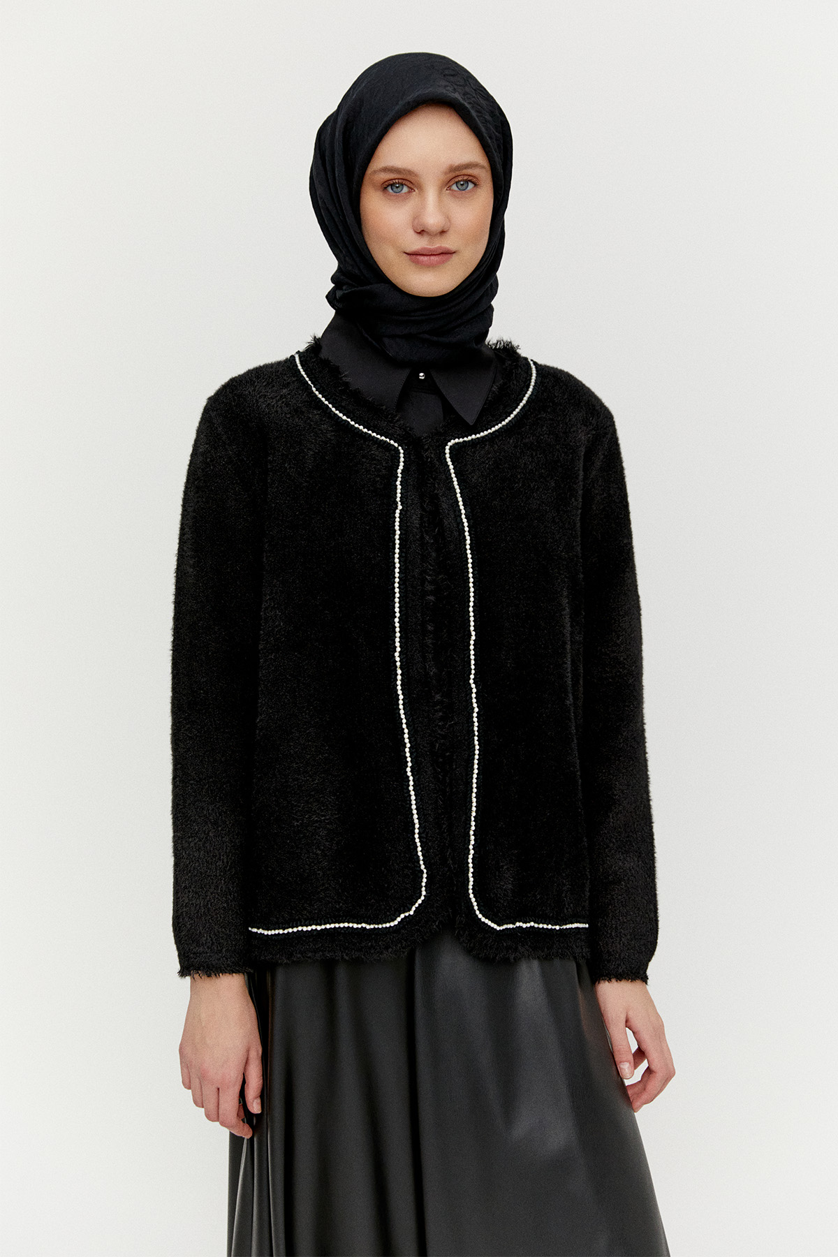 Taş Detaylı Kopçalı Triko Hırka