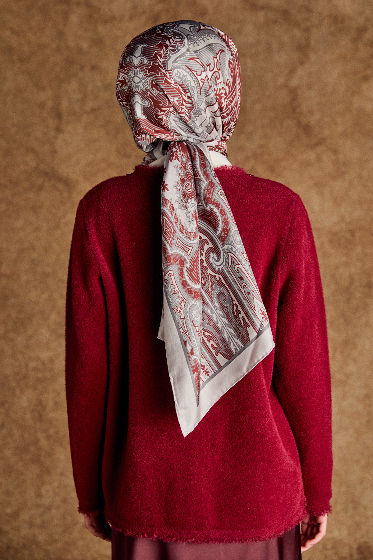 Taş Detaylı Kopçalı Triko Hırka