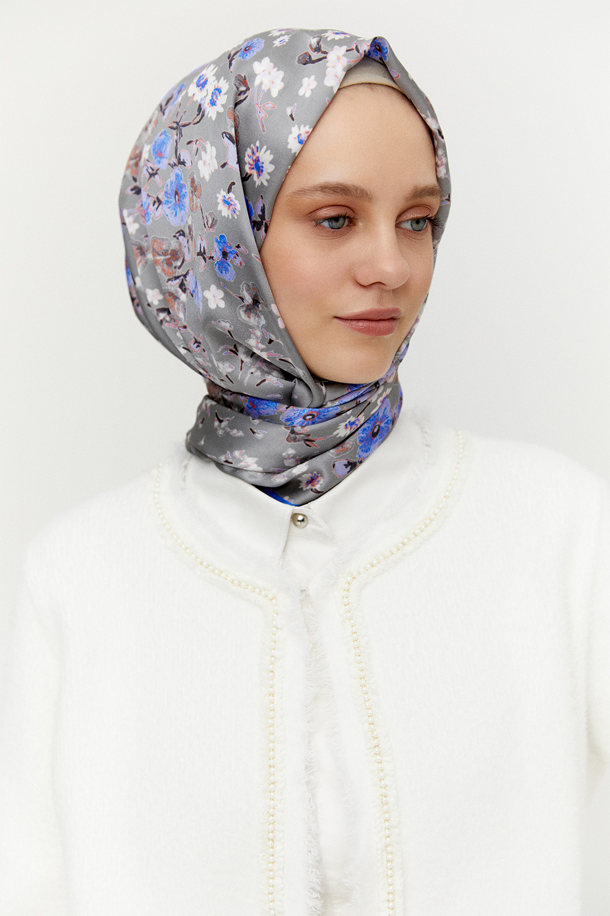 Taş Detaylı Kopçalı Triko Hırka