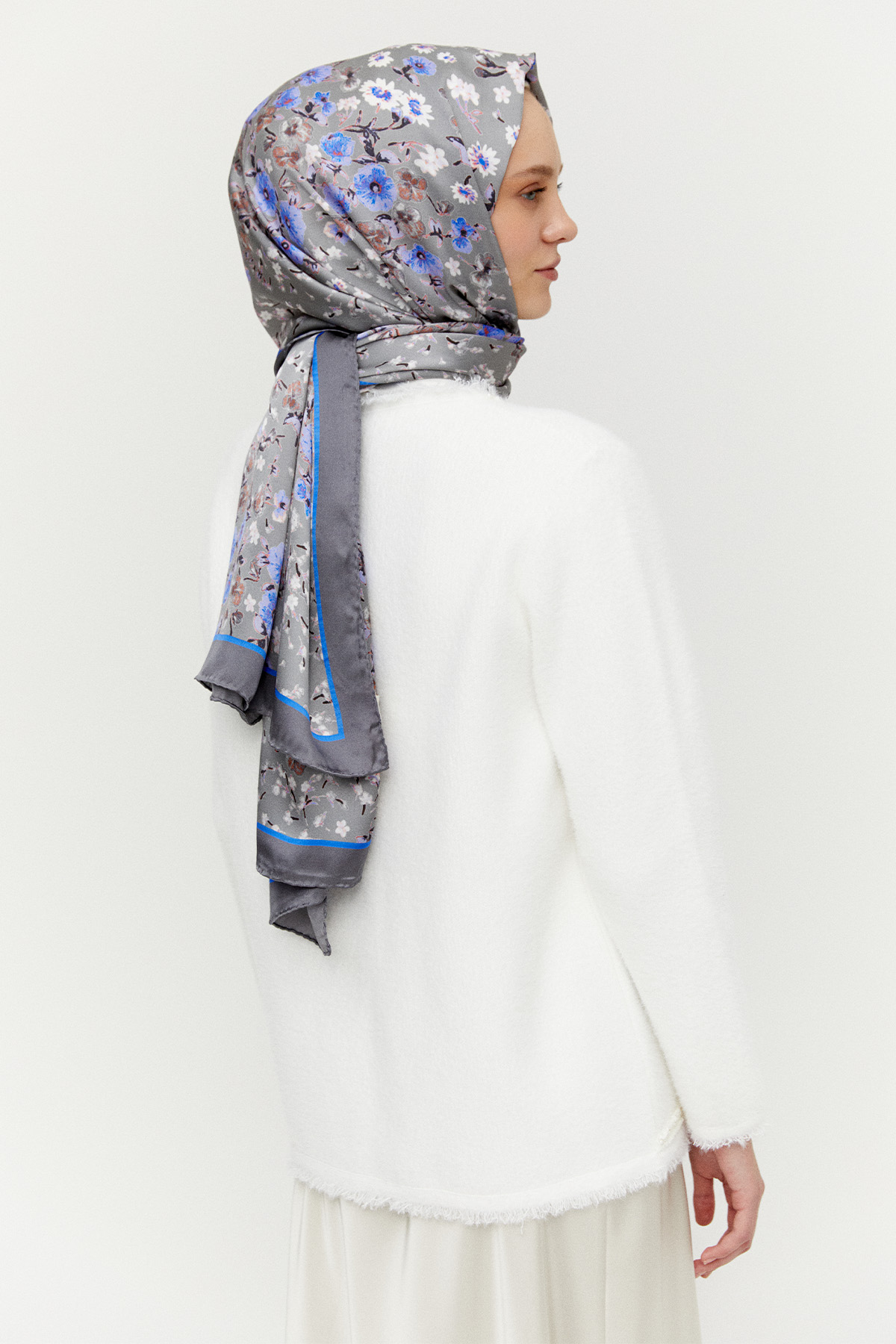 Taş Detaylı Kopçalı Triko Hırka